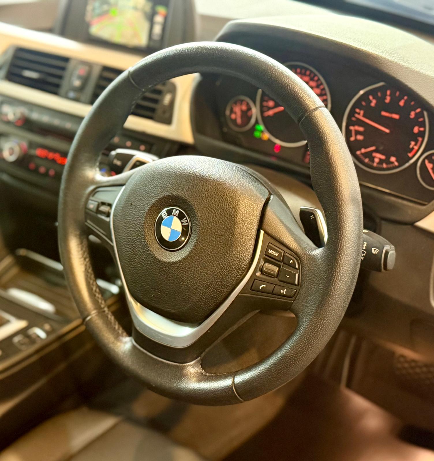 B.M.W. 320i Gran Turismo Executive 2014