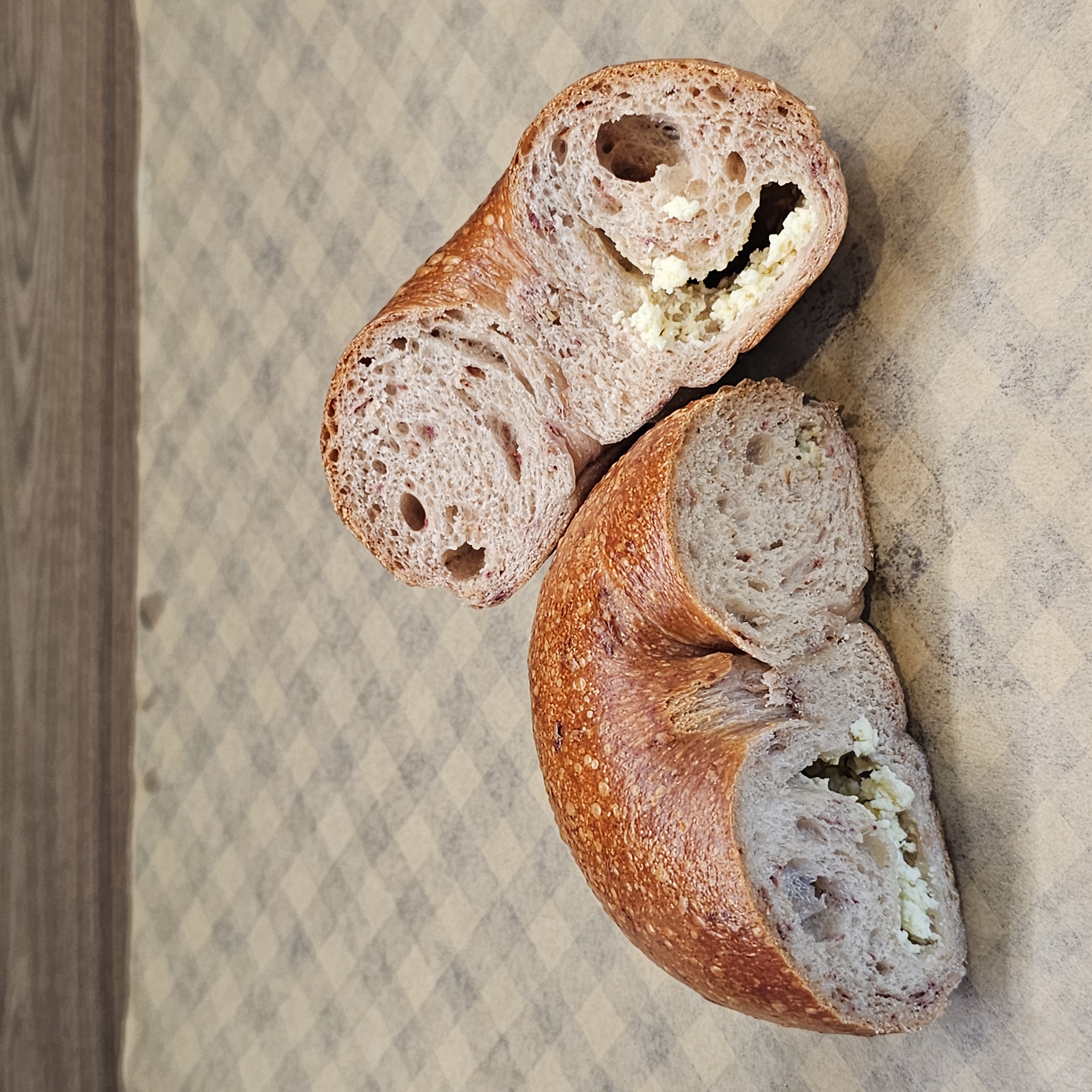 阿嫲｜玫瑰乳酪BAGEL｜花香交織鹹香 酸甜解膩