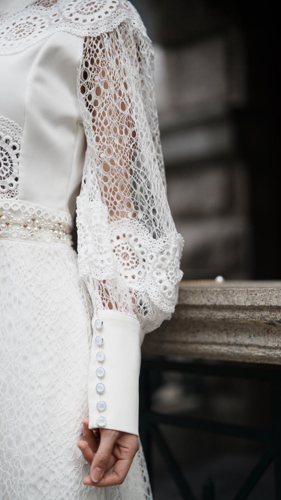 優雅蕾絲長袖連衣裙