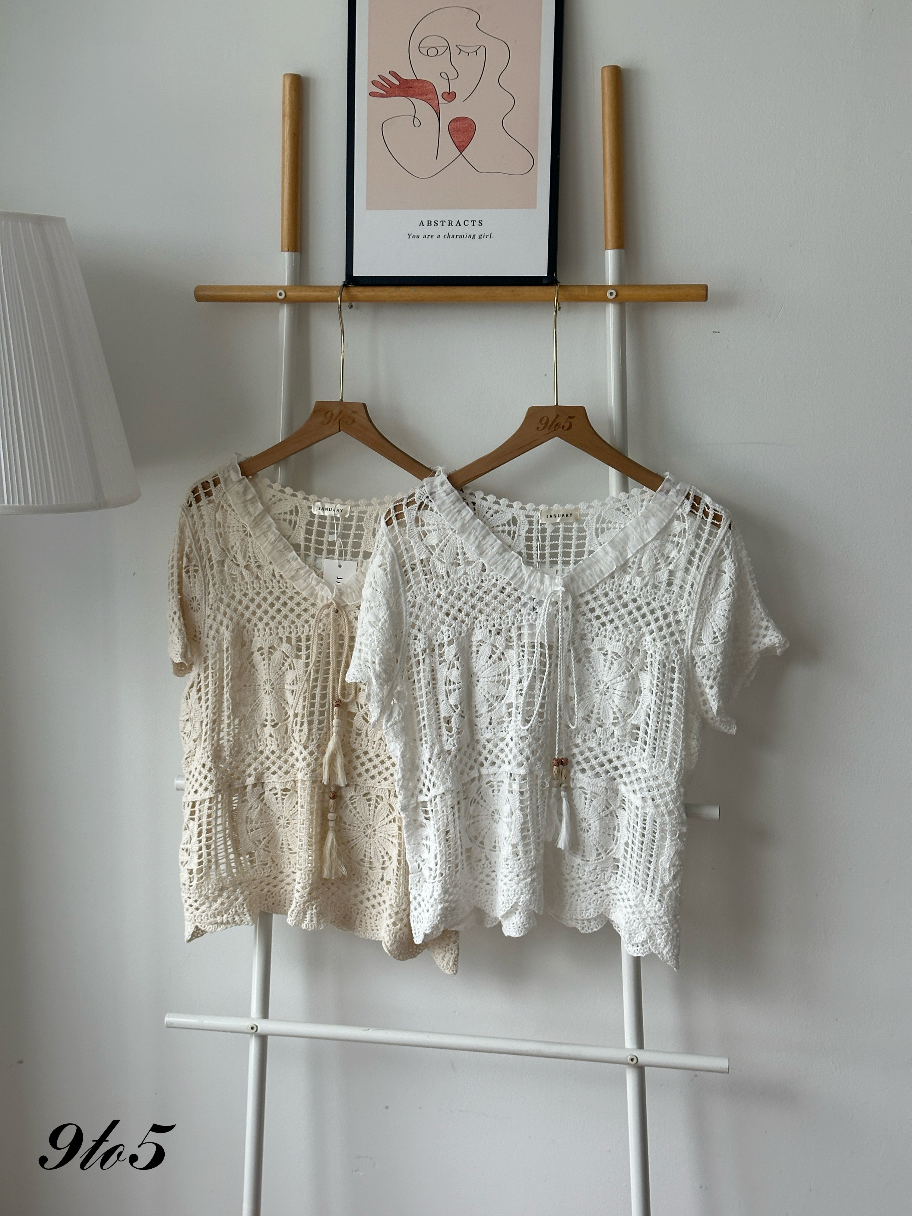 T4271 Ruffle Collar Crochet - Beige & White