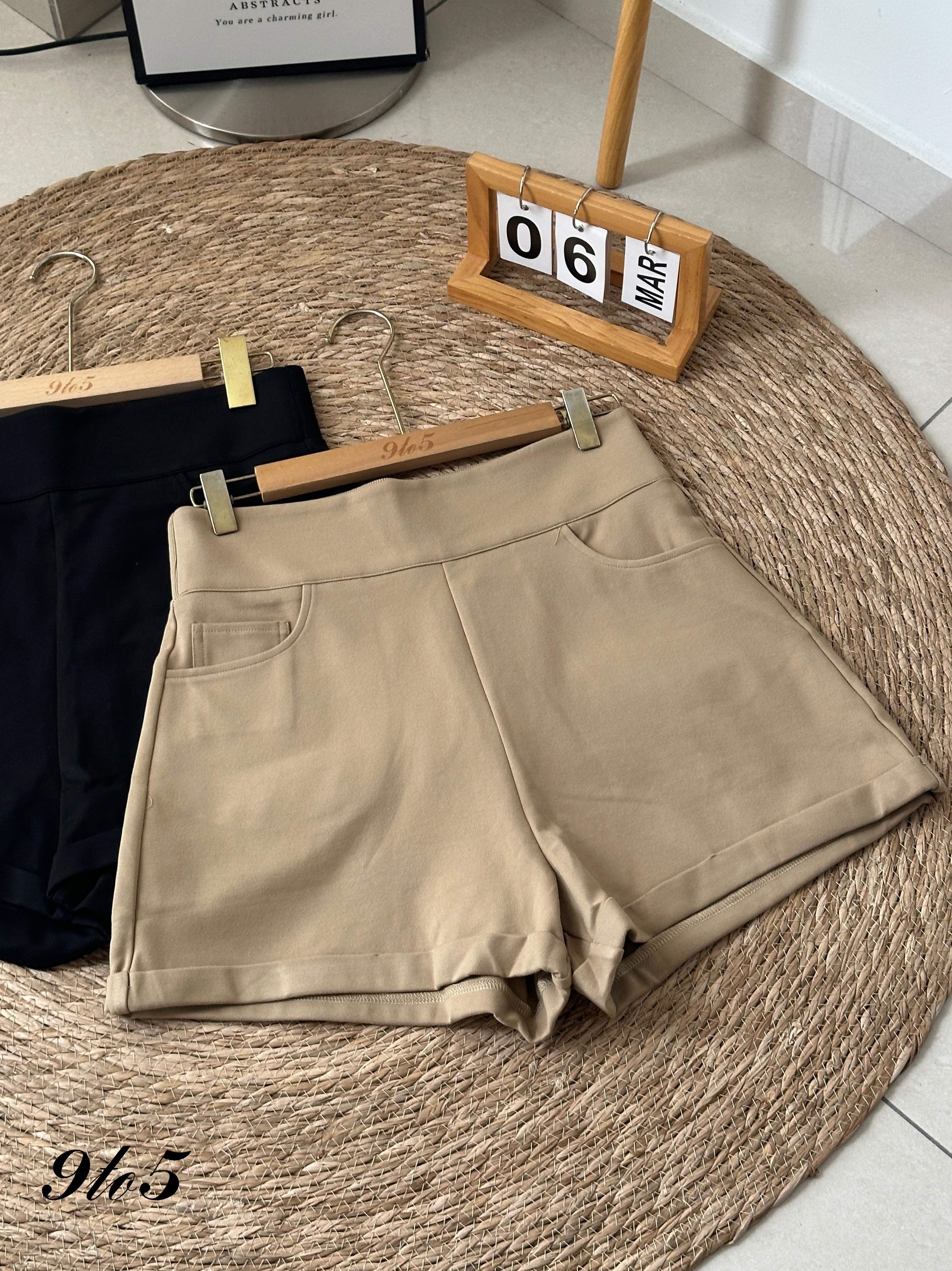 S1812 A Line Short Pants - Black & Khaki