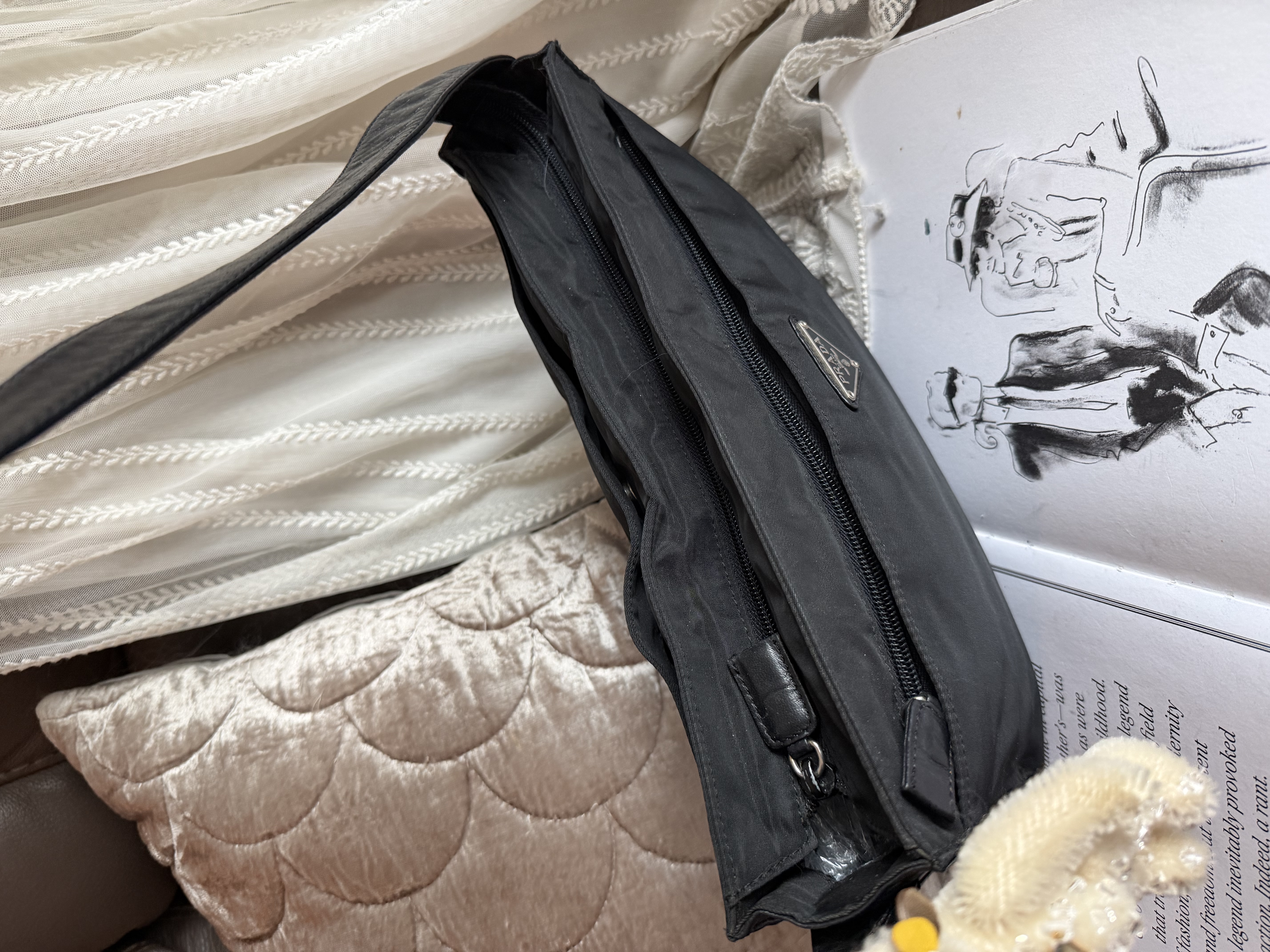 prada黑色 re nylon black leather bag 