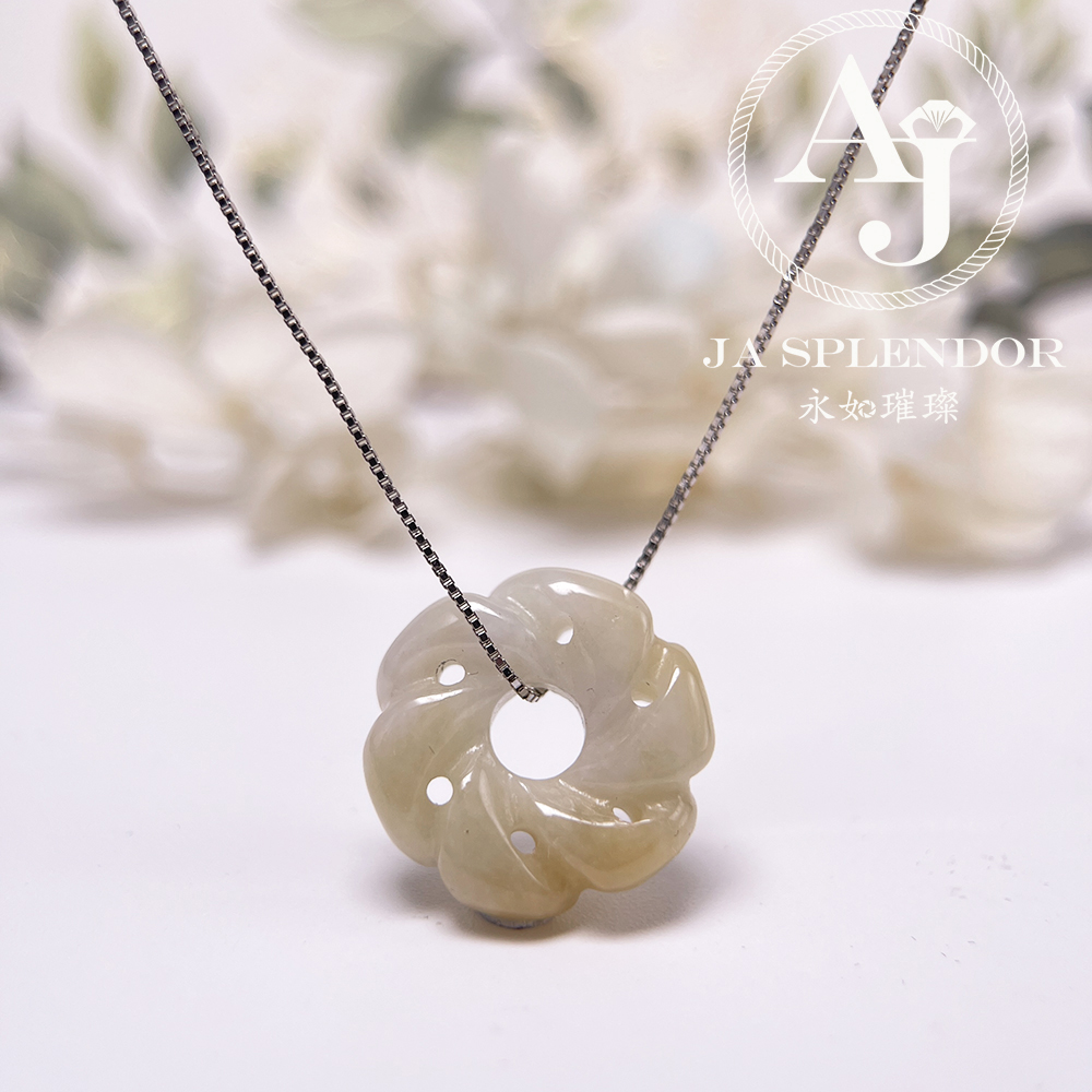 JN-2737 天然翡翠A玉-糖環花開富貴立體雕花吊墜（送銀鏈）