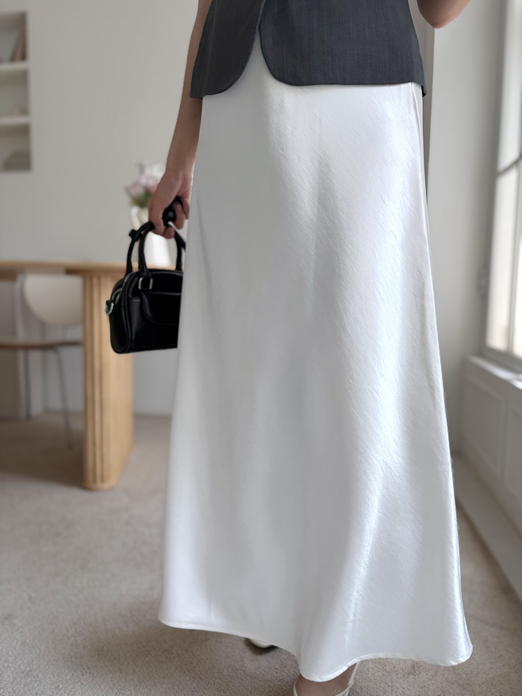 Satin Structured Skirt (Ivory)