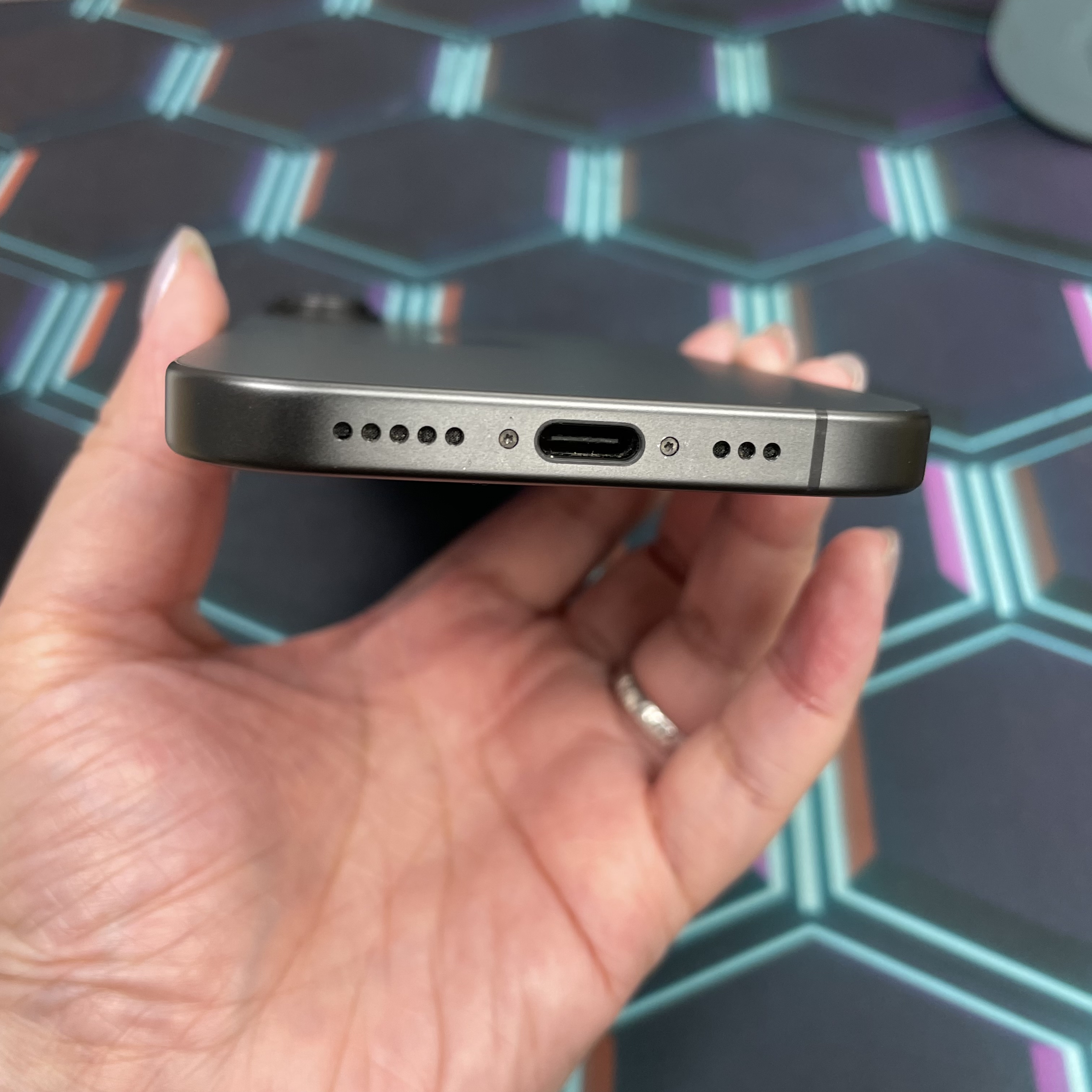 *7124 17 完美機 256GB 電100 黑色 black