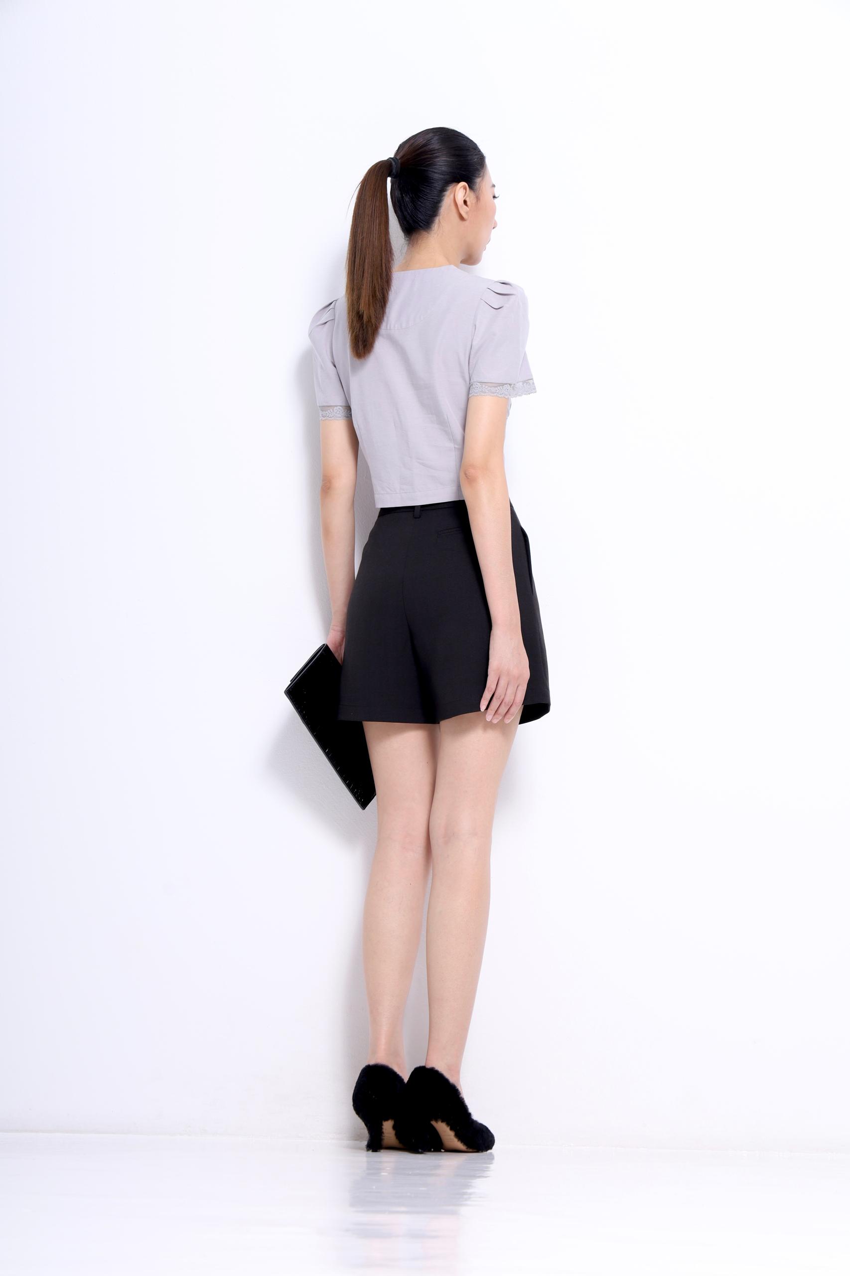 CP1651 High-Waisted Tailored Shorts