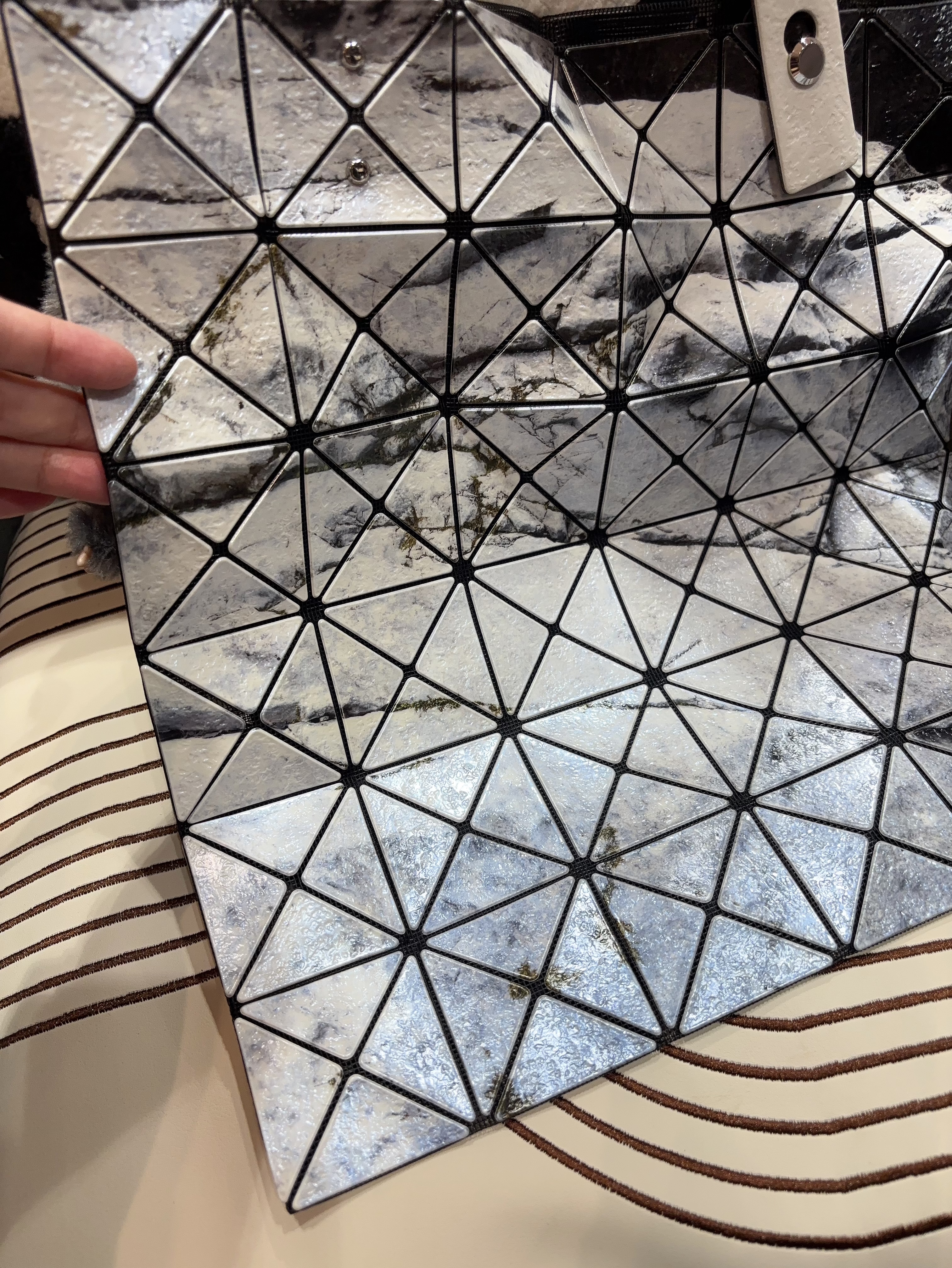 Issey miyake bao bao tote bag 100%Authentic, 99%new ✅dust bag