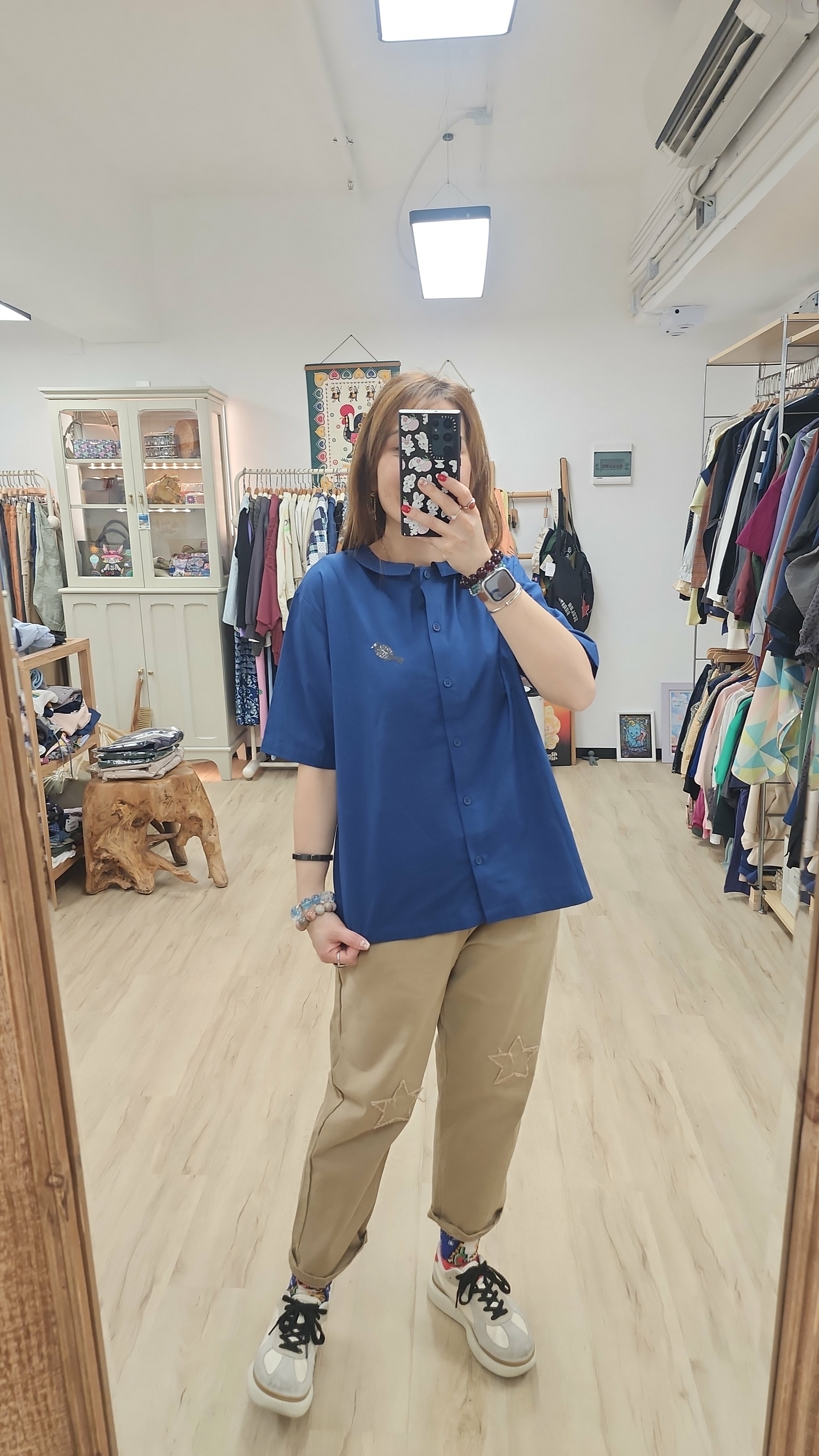 日牌藍拼刺繡花前後兩著棉麻裇