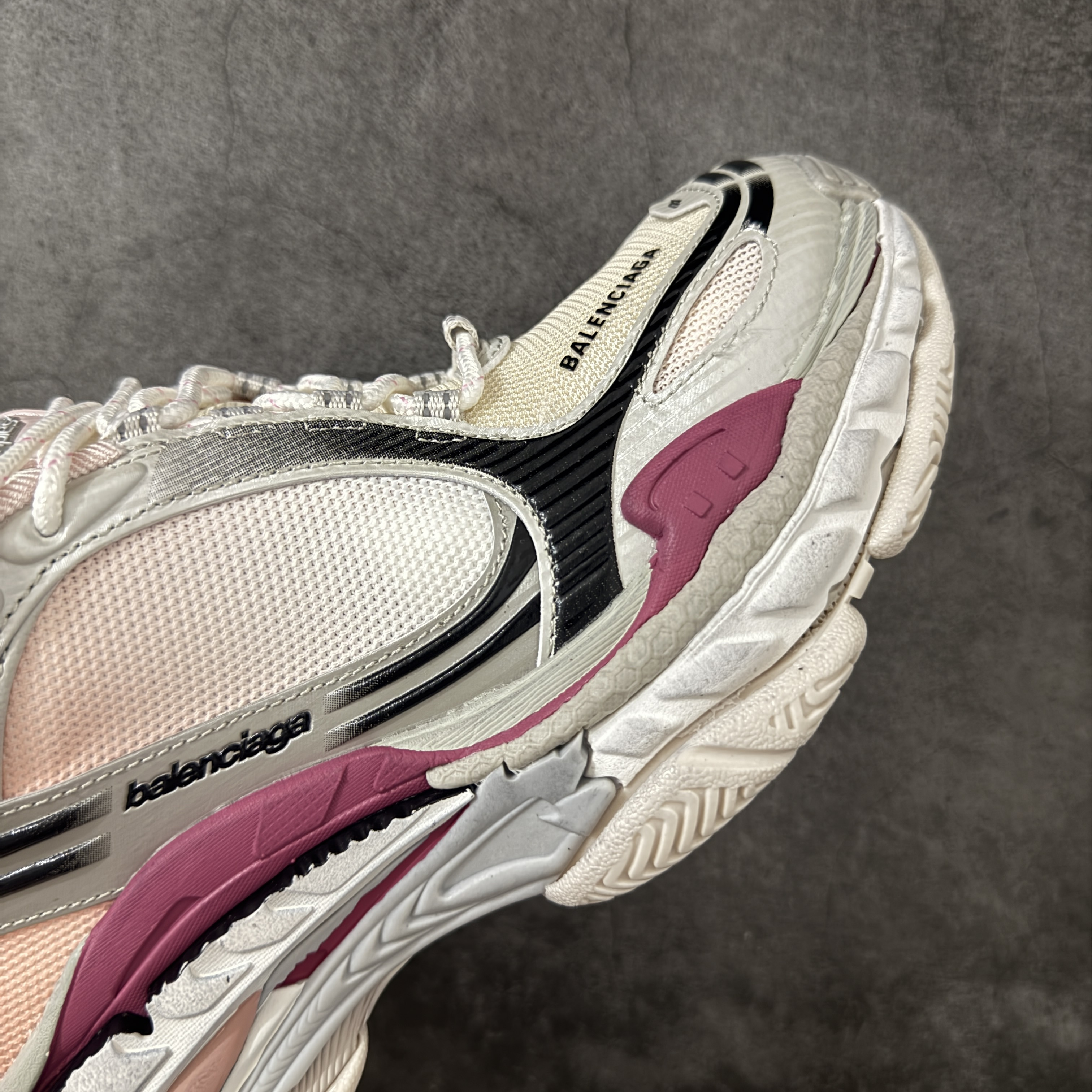 Balenciaga Triple S.2 Gradient 