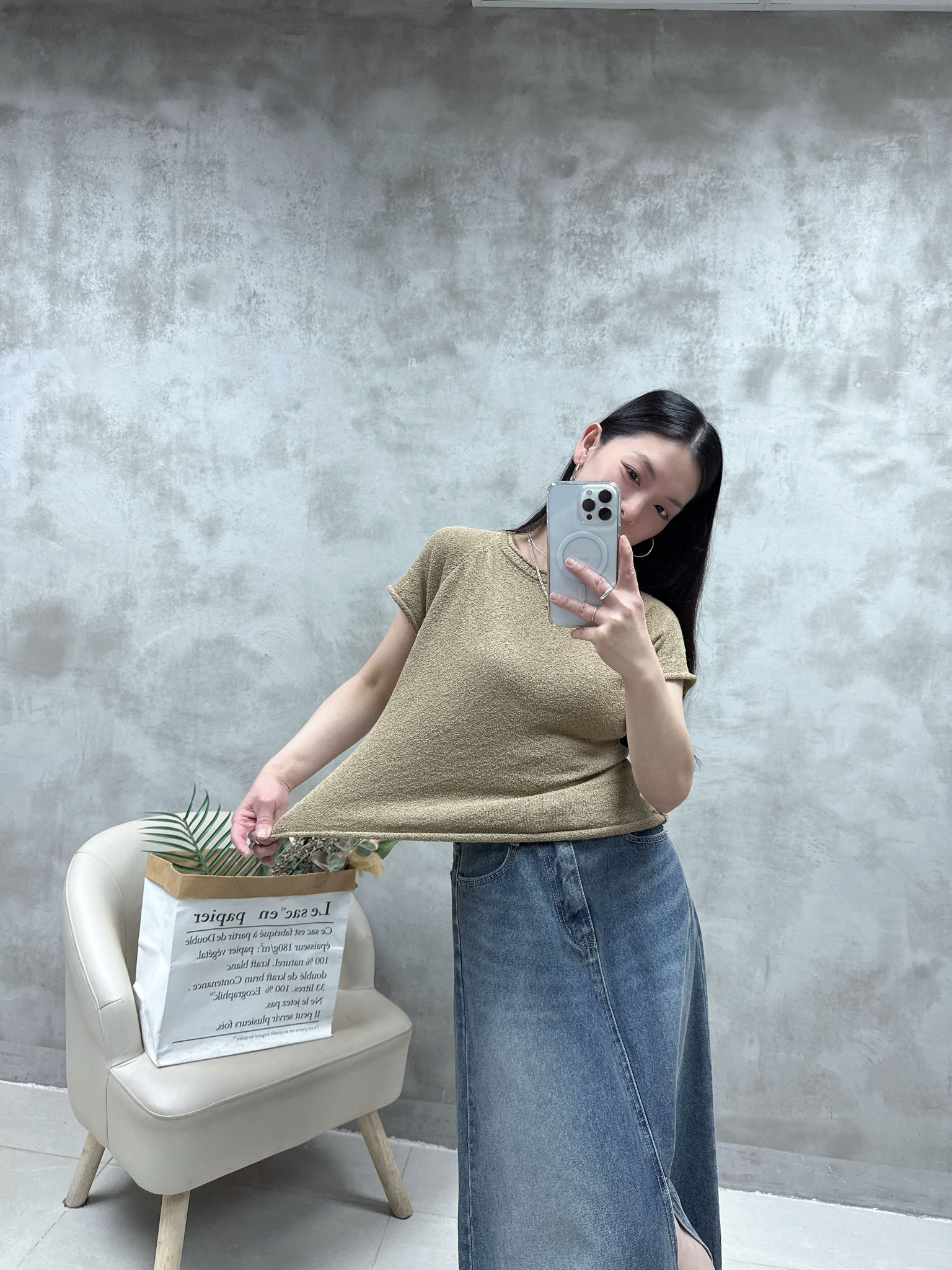 A09 捲邊凈色針織Top