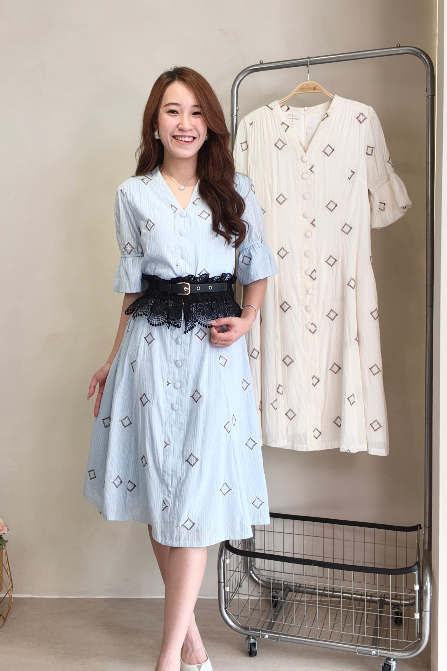 210576 Celeste Diamond Print Midi Dress