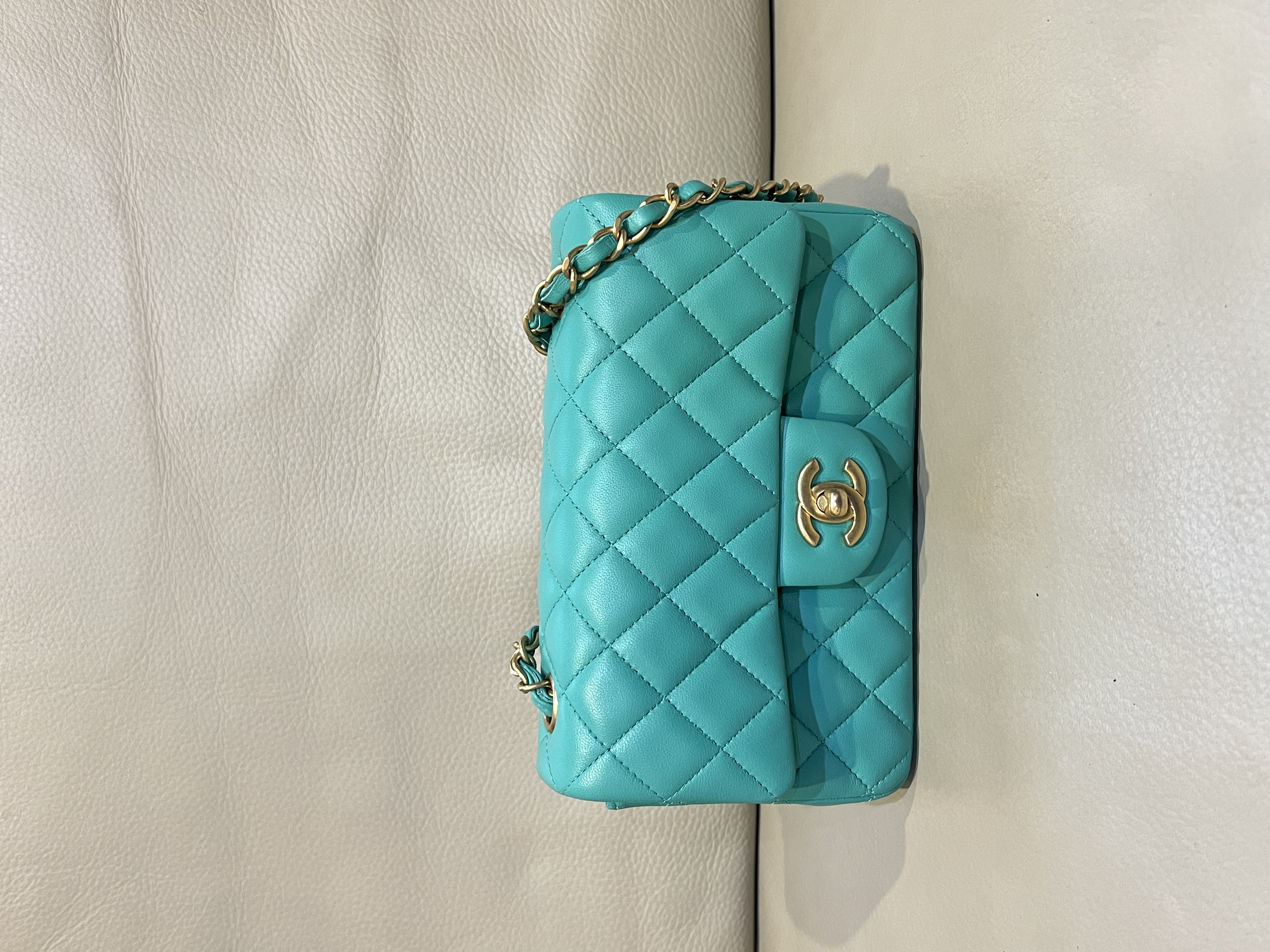 Pre-Owned CHANEL Classic Mini Flap Bag / Product Code: 26041658
