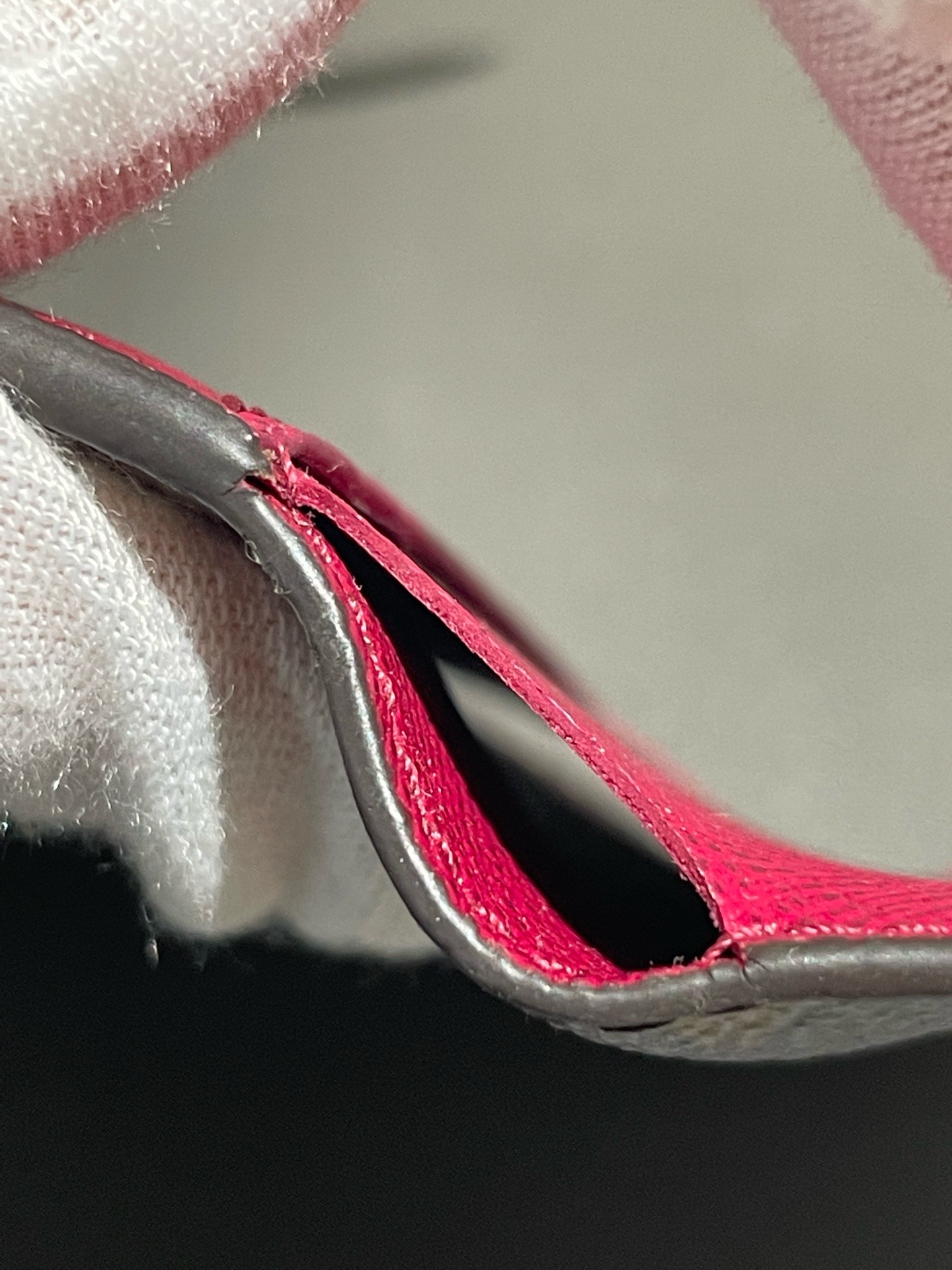 【預訂貨品】LV 紅色豆豆銀包