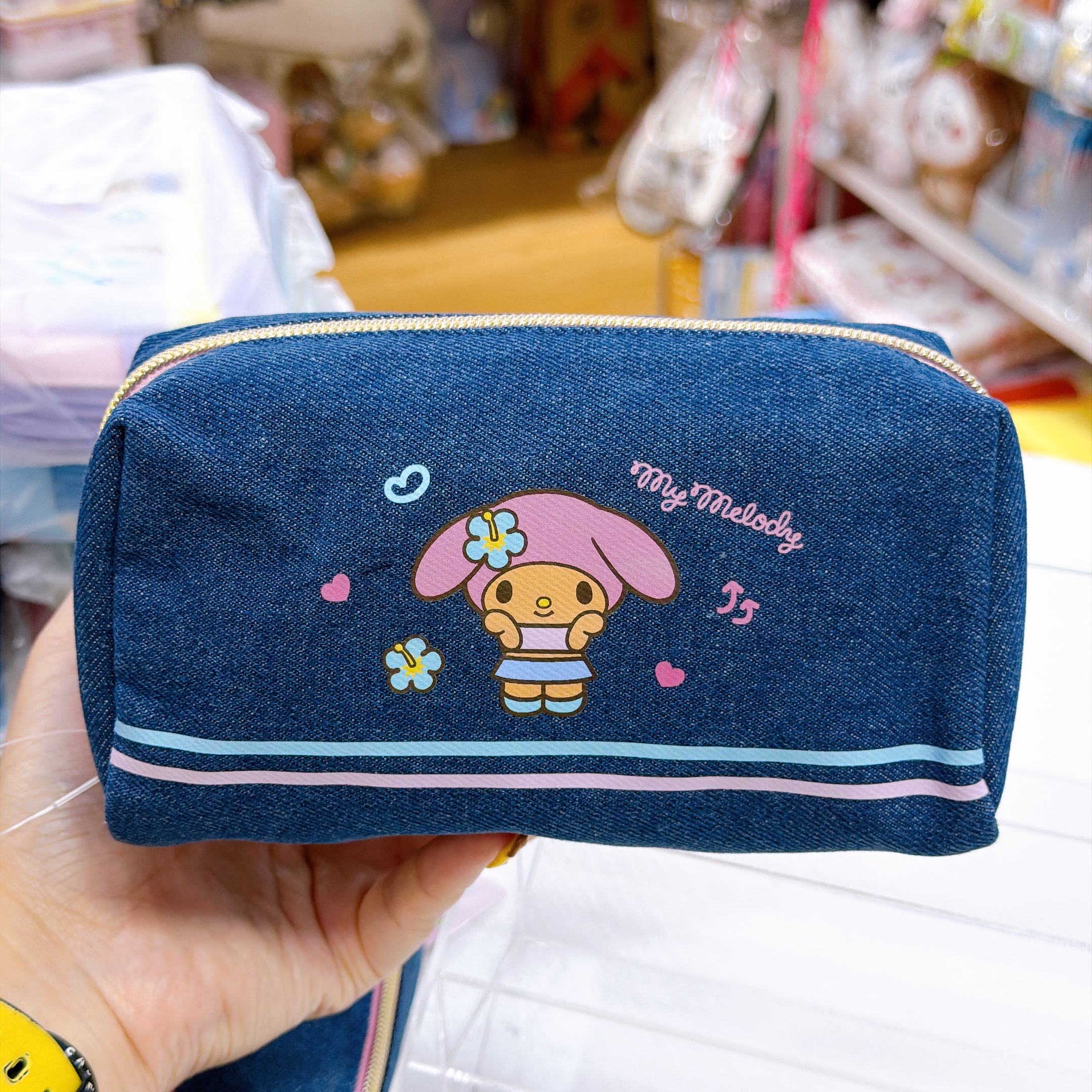 日本直送Sanrio 夏天黑皮泳裝系列 牛仔布黑皮化妝袋