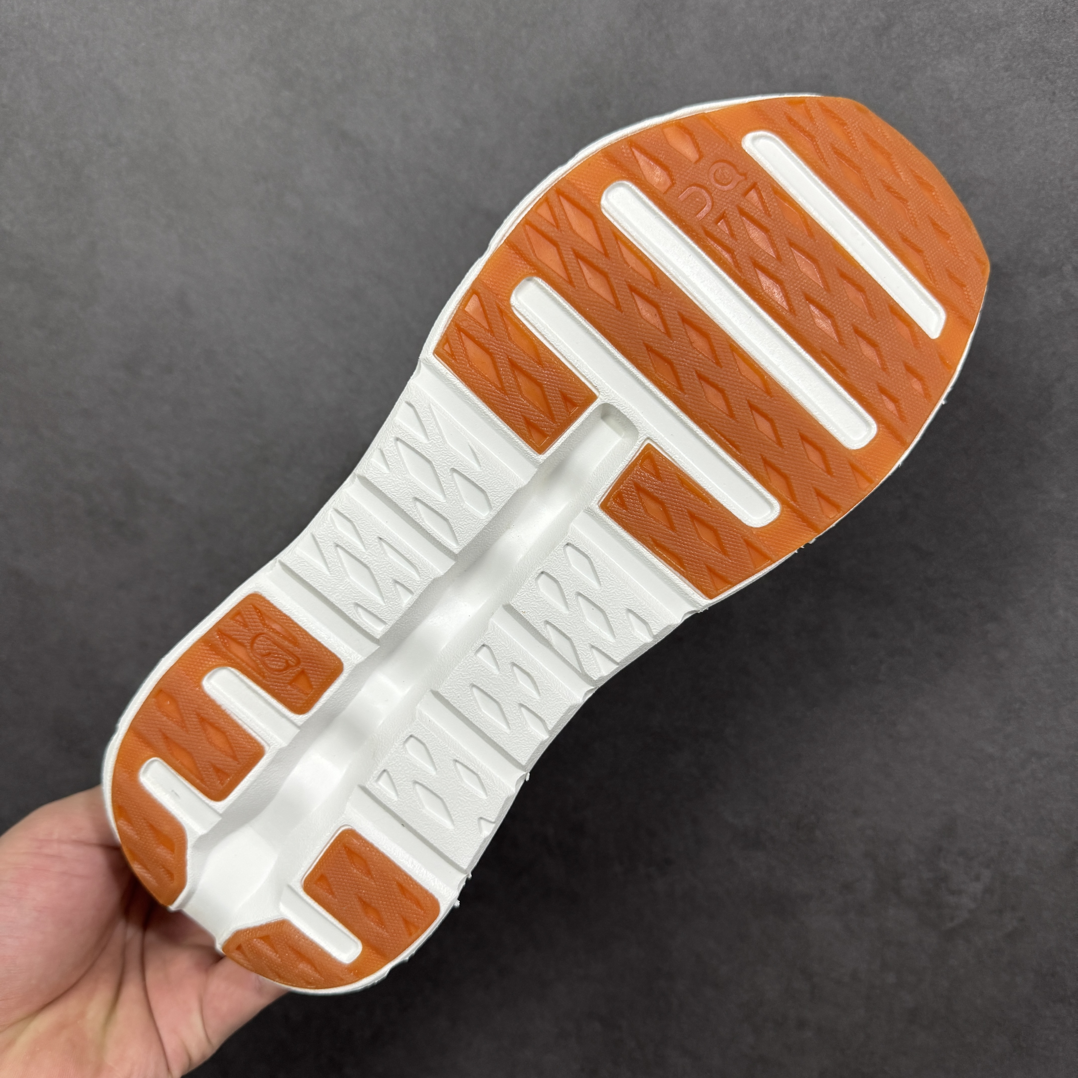 On Running Cloudtilt 2LOEWE 