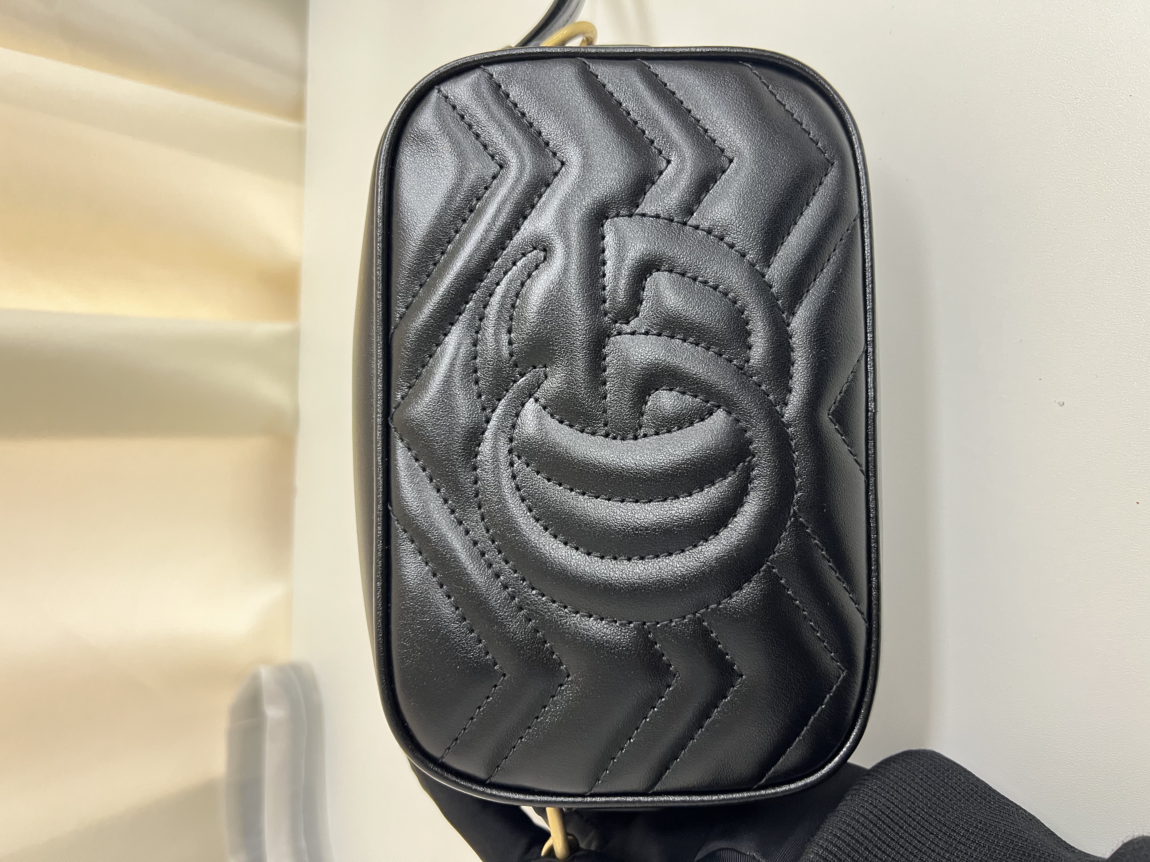 Unused-Item GUCCI GG Marmont Camera Bag / Product Code: 26012807