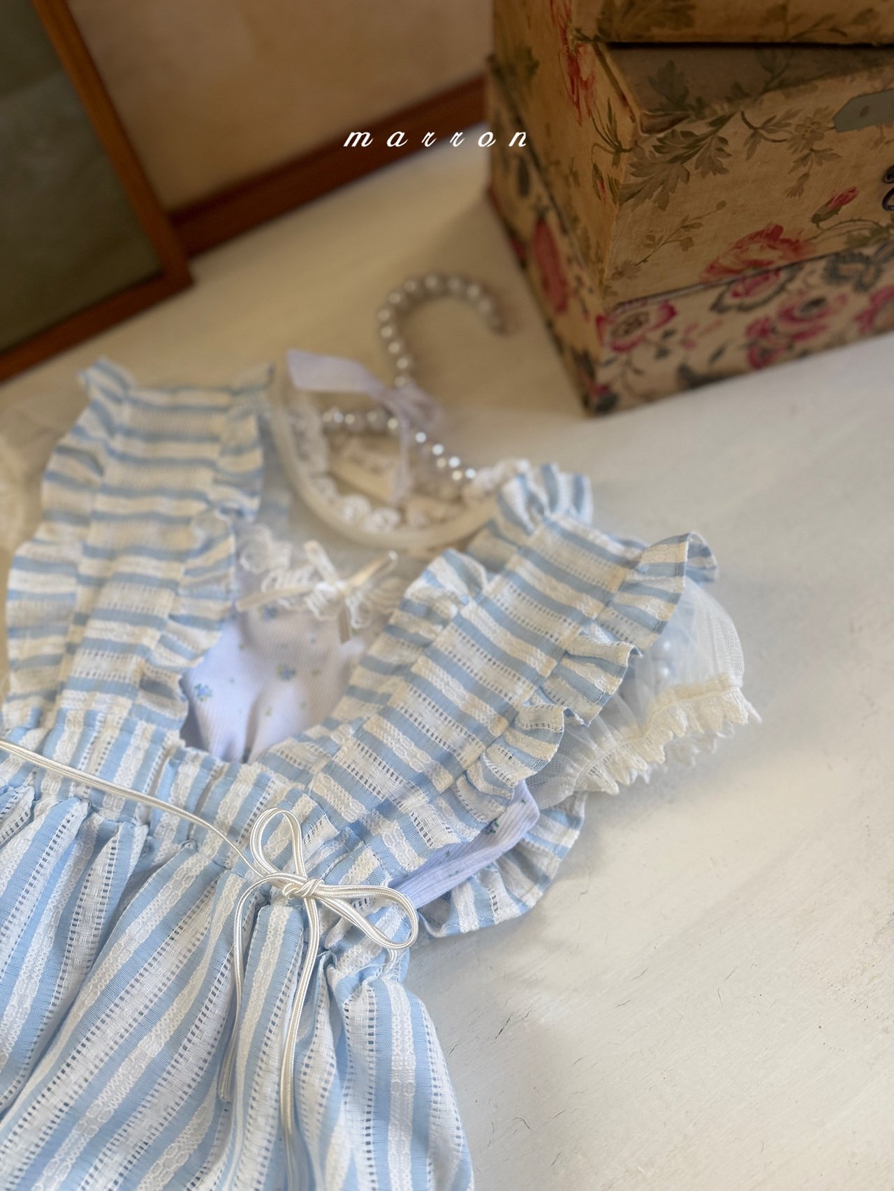 ☀️預訂 韓國直送☀️🇰🇷Marron兩色蕾絲提花荷葉邊吊帶包屁衣