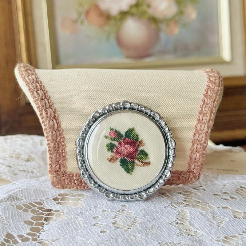 Vintage C.a.1970s Silver Framed Rose Petit Needlepoint Large Round Brooch (MT2348)