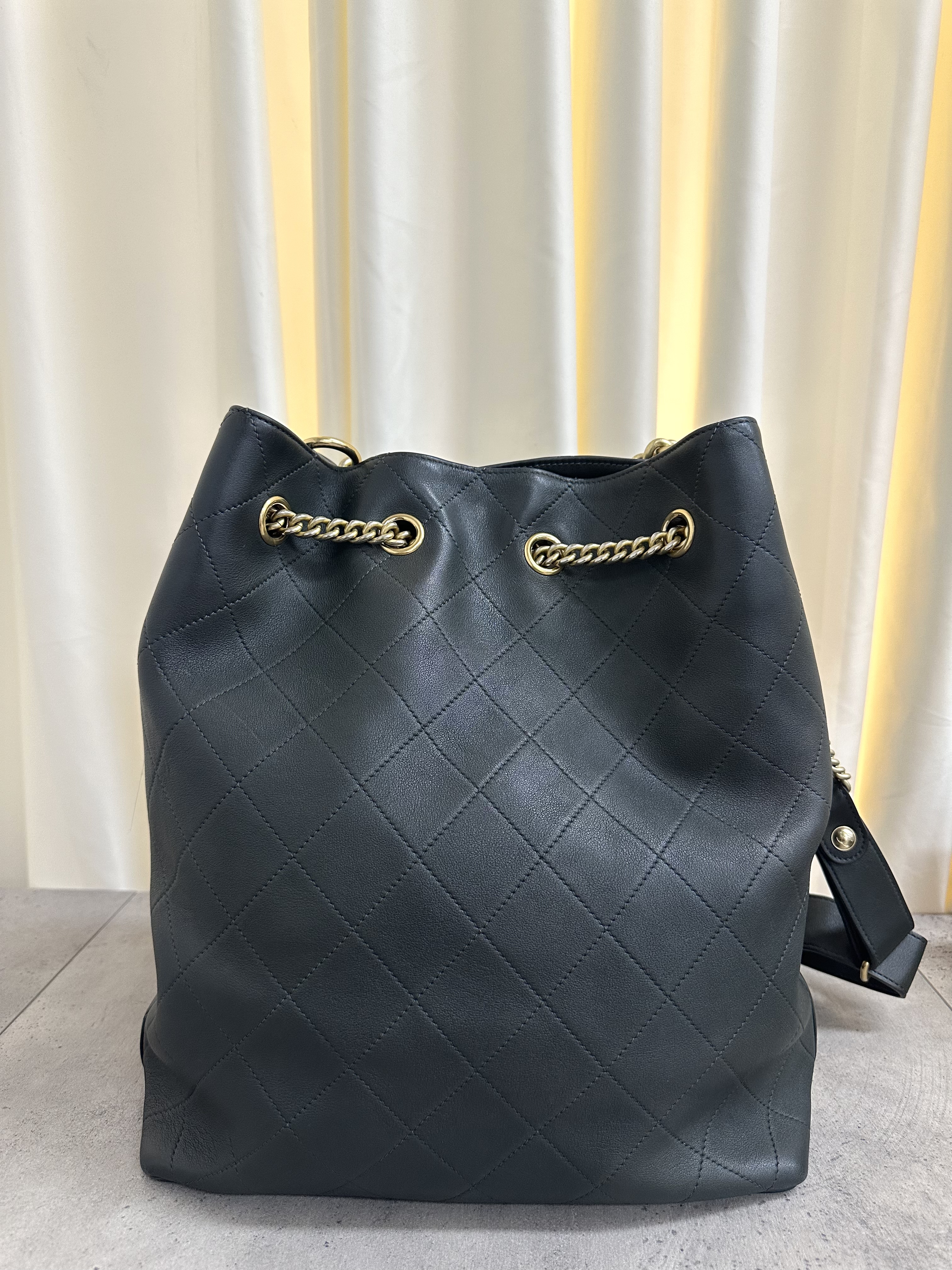 Pre-owned Chanel On My Shoulder / Product Code: 26012301