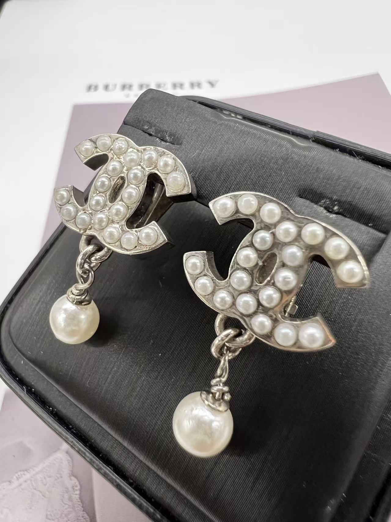 Chanel earrings silver in metal