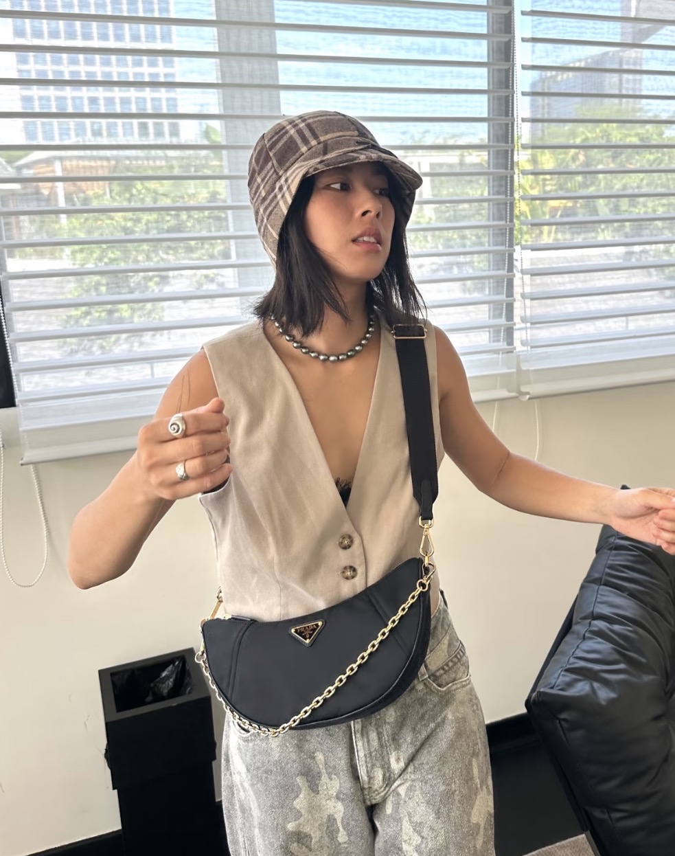 Prada Demi-Lune 半月包