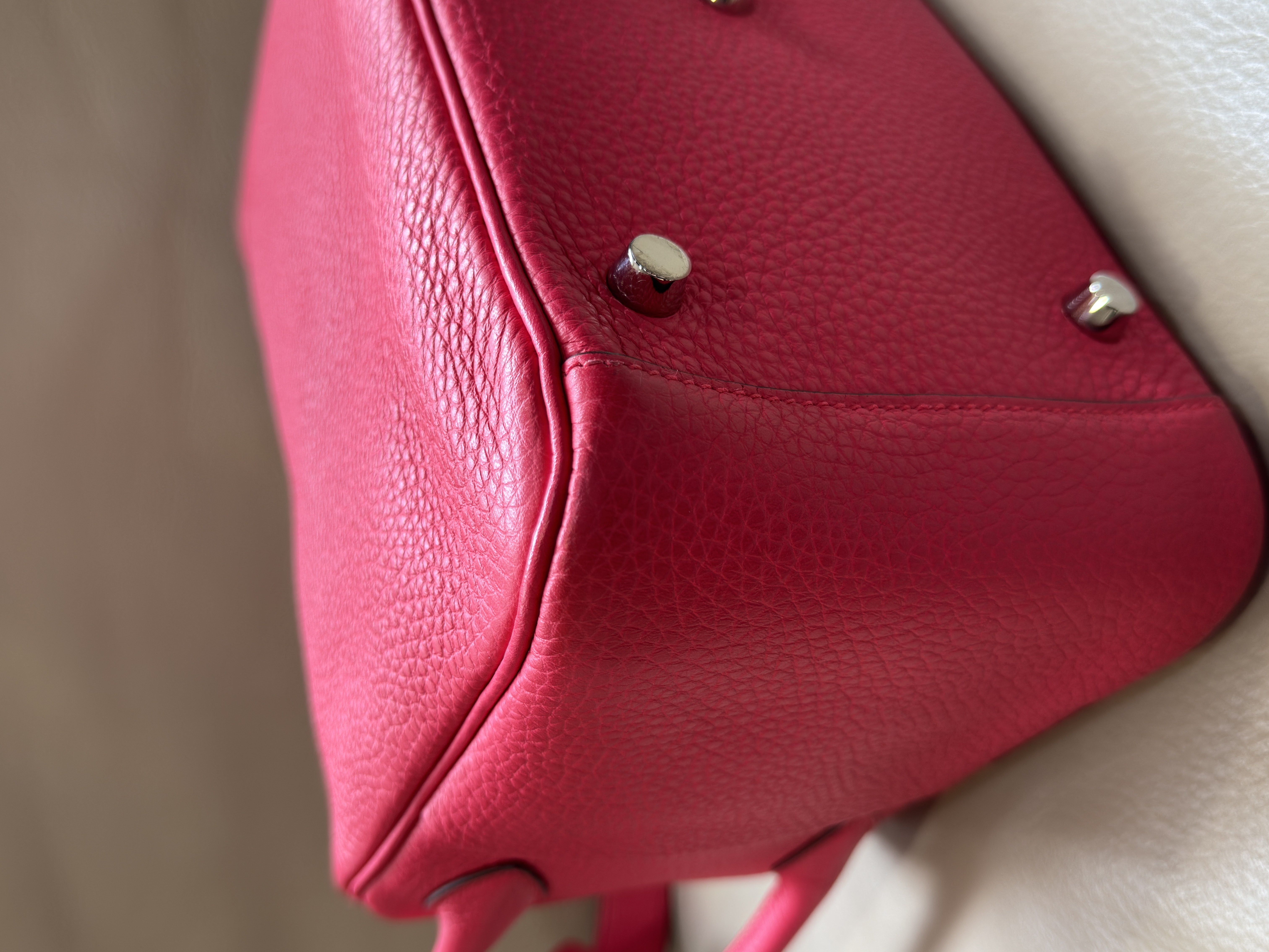 Pre-Owned HERMES Lindy 26 / Stamp Y 寶石紅 / Product Code : 26042502