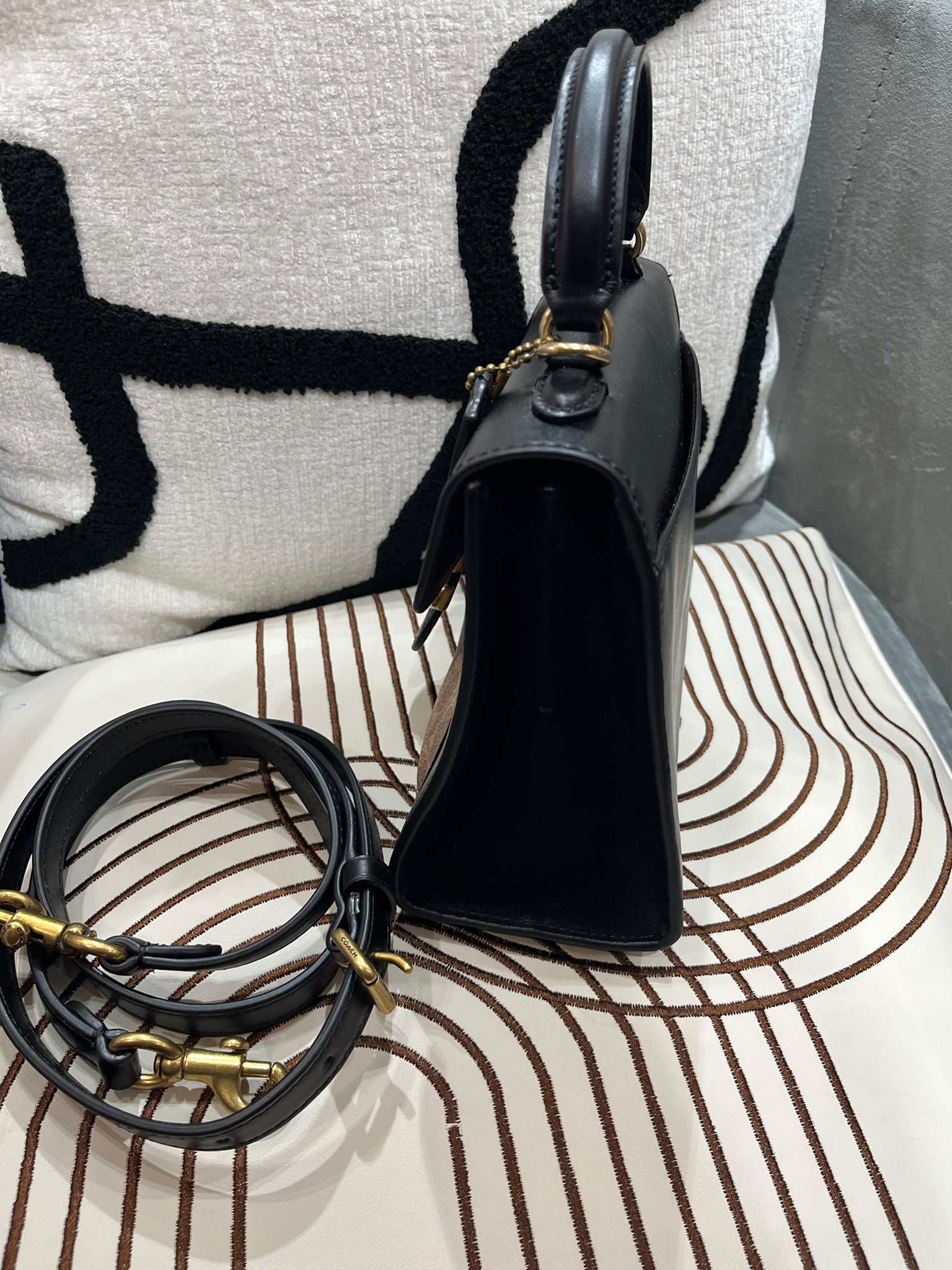 COACH tabby Black Calfskin, 2 way bag 黑色小牛皮 100%Authentic, 95%New ✅Dust bag