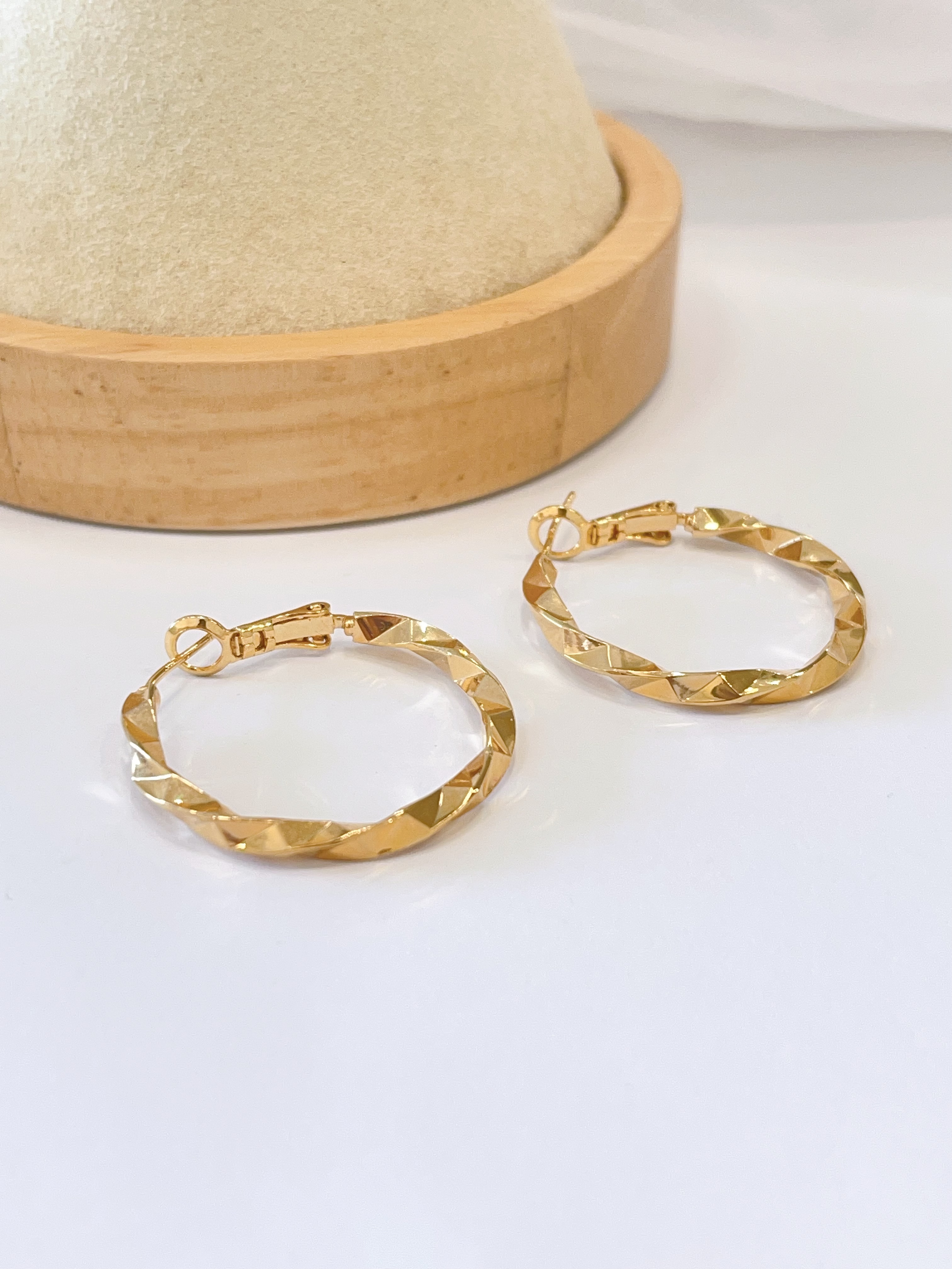 极简金色麻花款式耳圈耳环