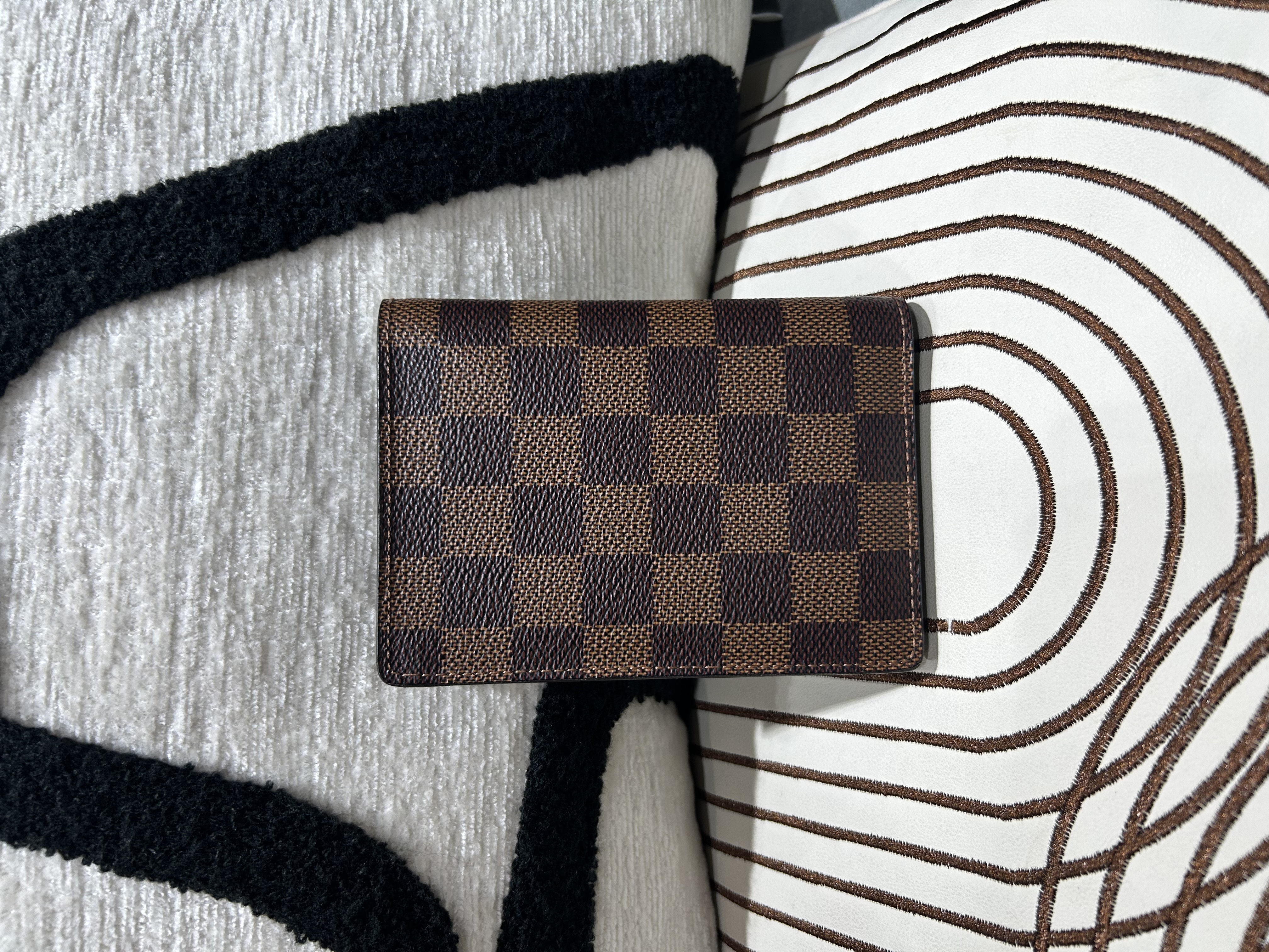 LV Portefeuille James Damier Short Wallet N63023 100%Authentic, 98%New 