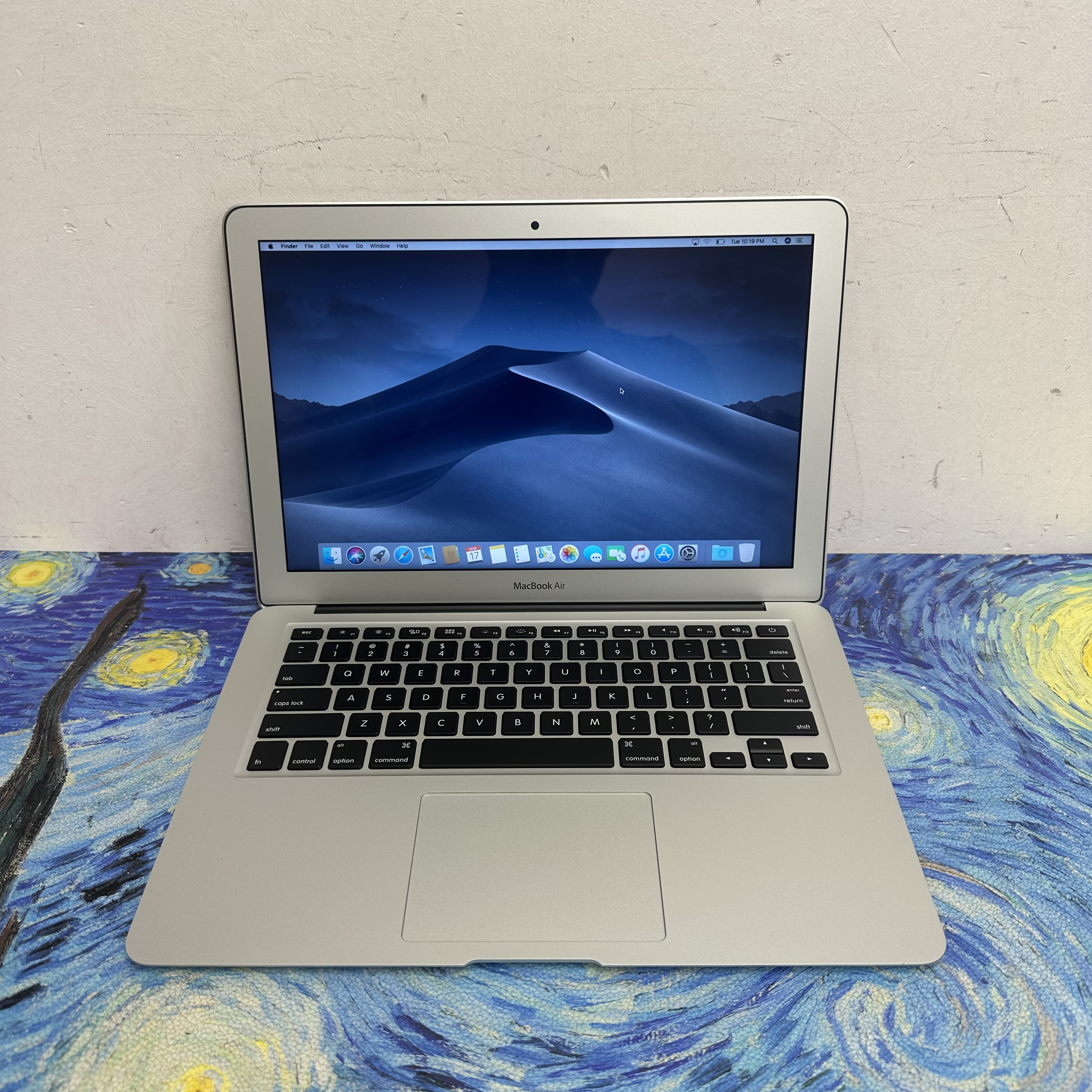 #5694 Apple Macbook air/13寸/ i5 CPU /8GB Ram/128GB SSD/輕薄機身/文書機/ Gaming Laptop / Notebook /  Movie / Netflix / Disney+ / 