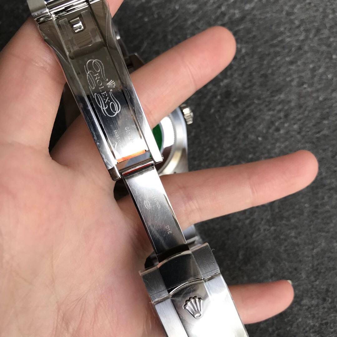 当下最火爆的劳力士天行者，最复杂的劳，有月份、日期、双时区功能，牙圈霸气磅礴，42x16mm，复刻9001自动机械机芯，316精钢表壳表链，蓝宝石镜面，夜光表盘指针，折叠扣，防水大于50米🔥🔥