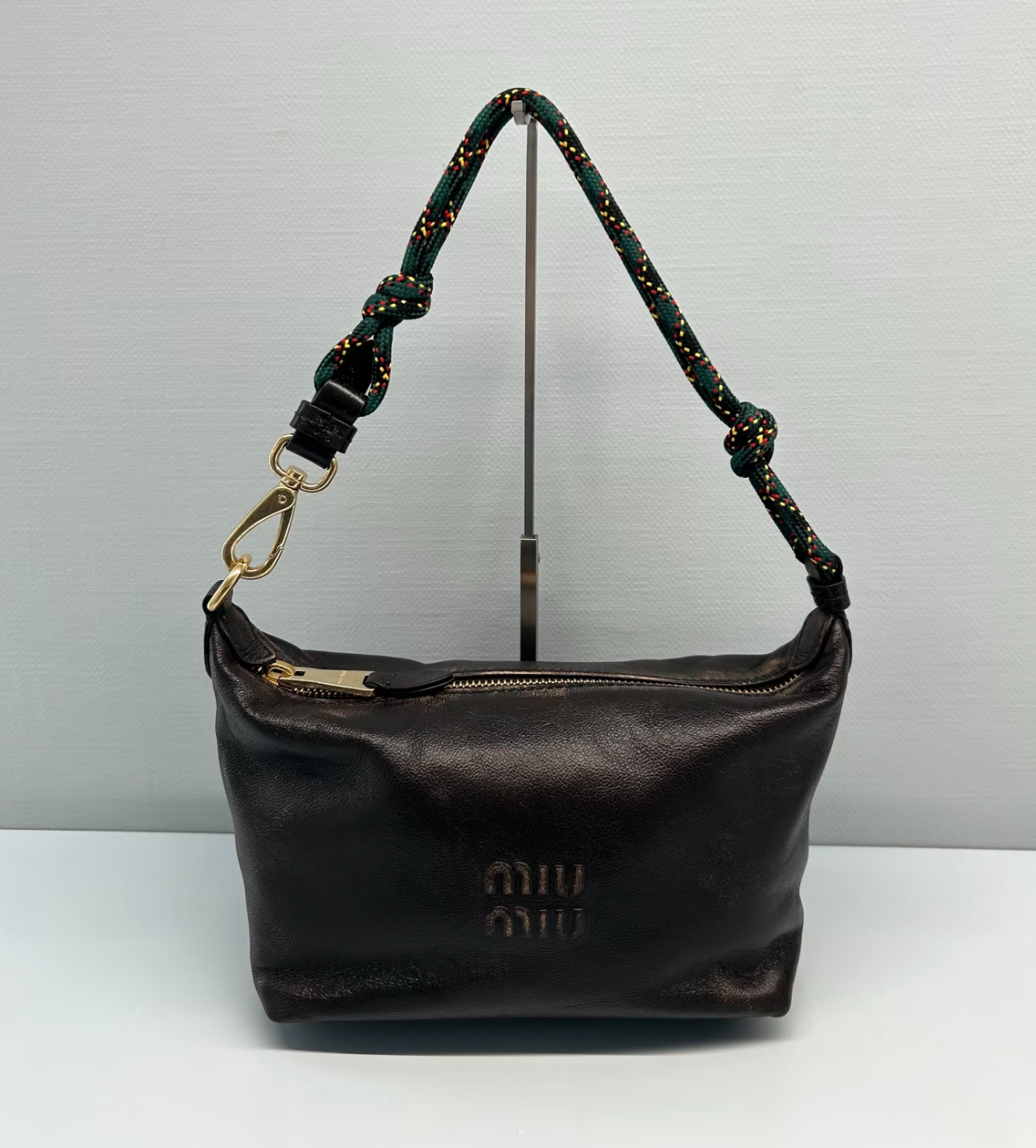 新款 🆕 MIUMIU做舊皮飯盒袋