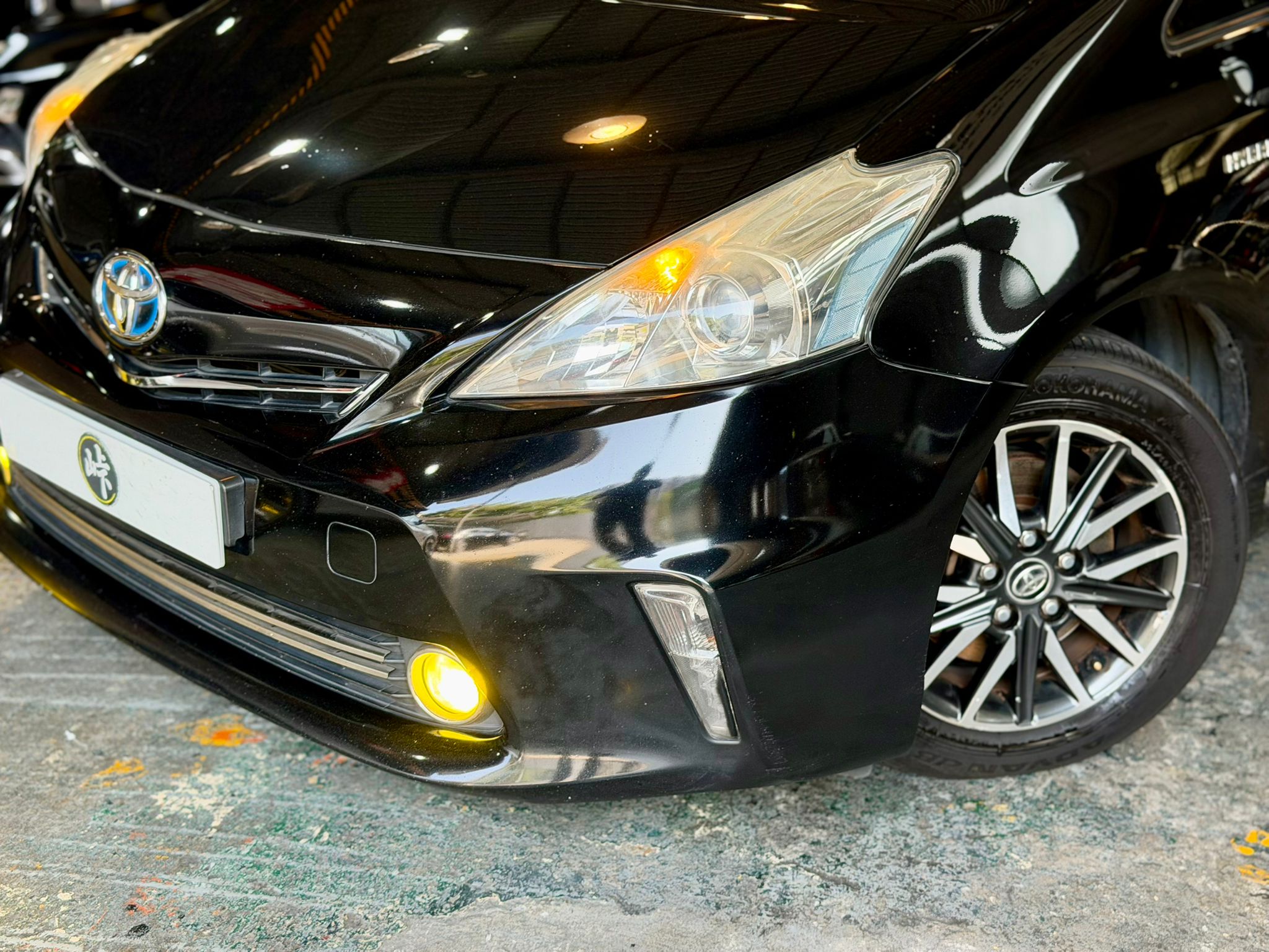 Toyota Prius V Hybrid 2012
