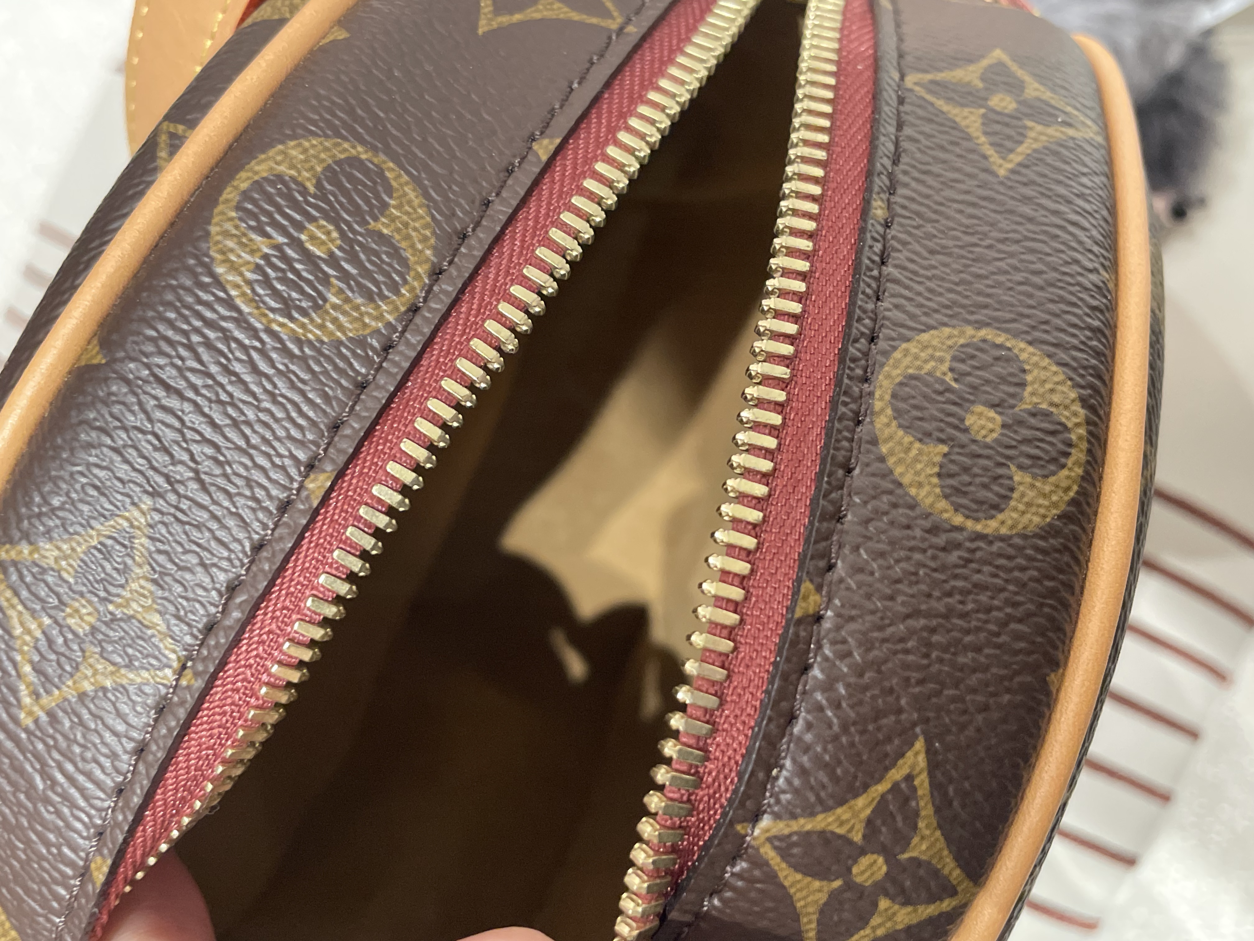 LV Boite Chapeau Souple Monogram 100%Authentic, 98%New ✅Dust bag