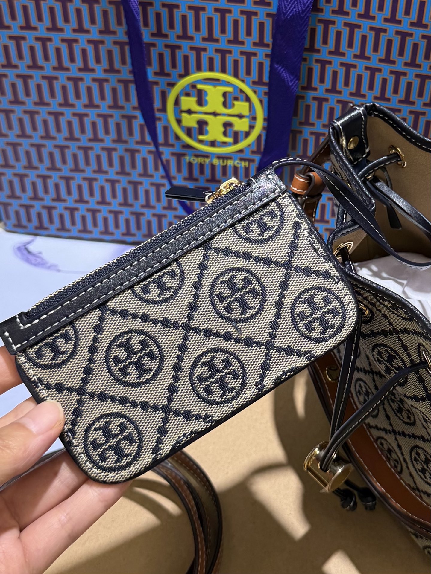 $388,👜 TB老花水桶包（中號）👜