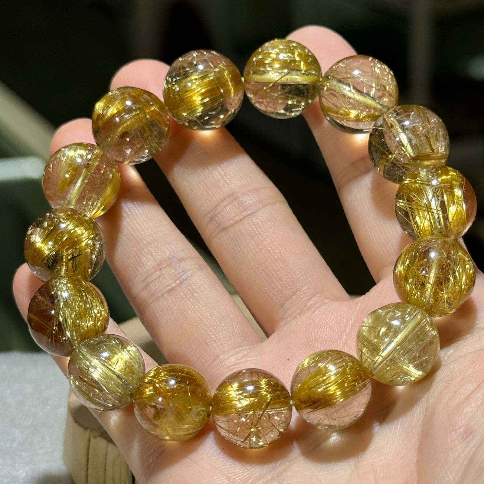 大m💫金鈦晶手串 13.5 mm +/-