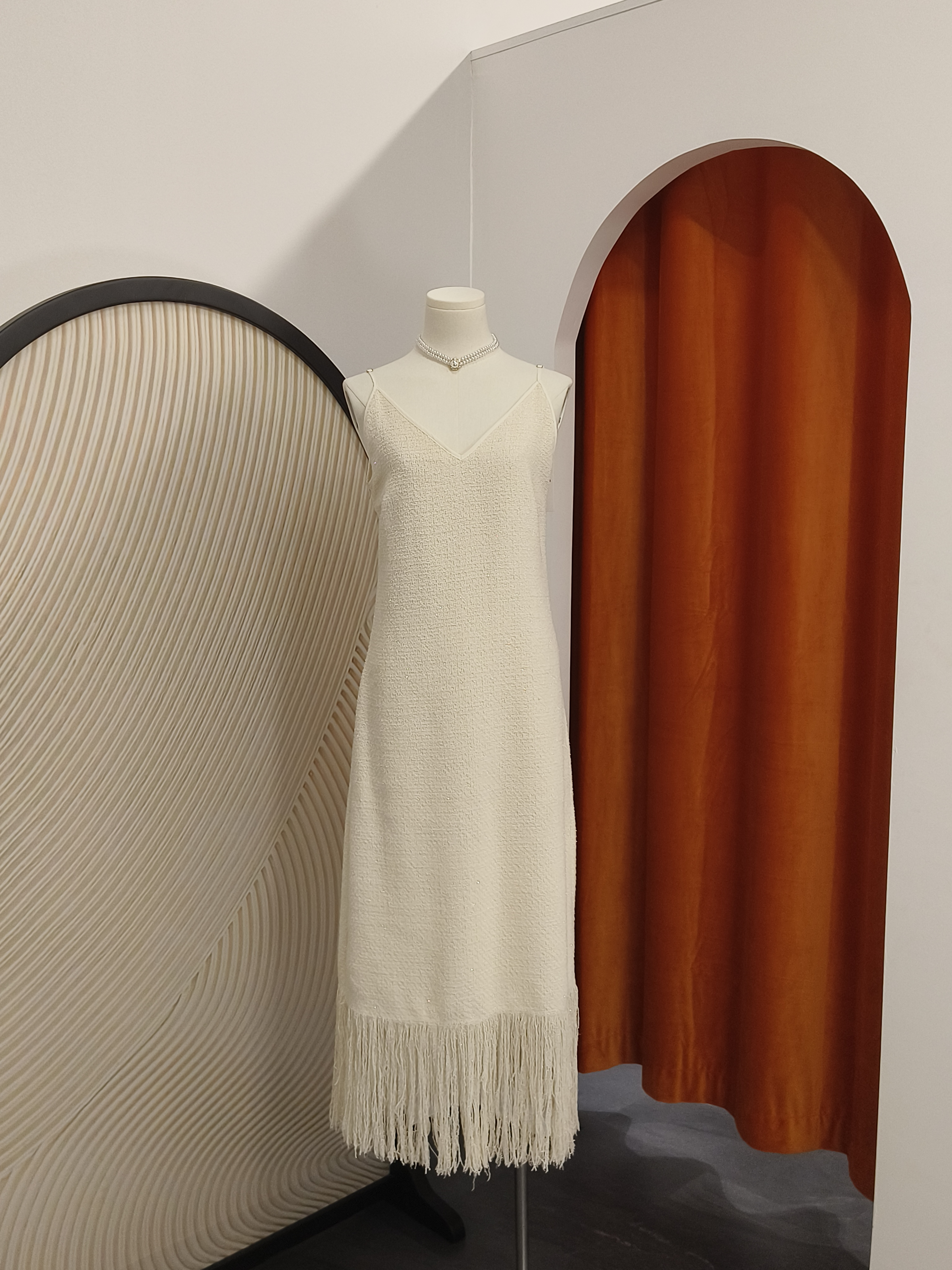 V领法式流苏连衣裙 V Neck Fringe Hem Cami Dress
