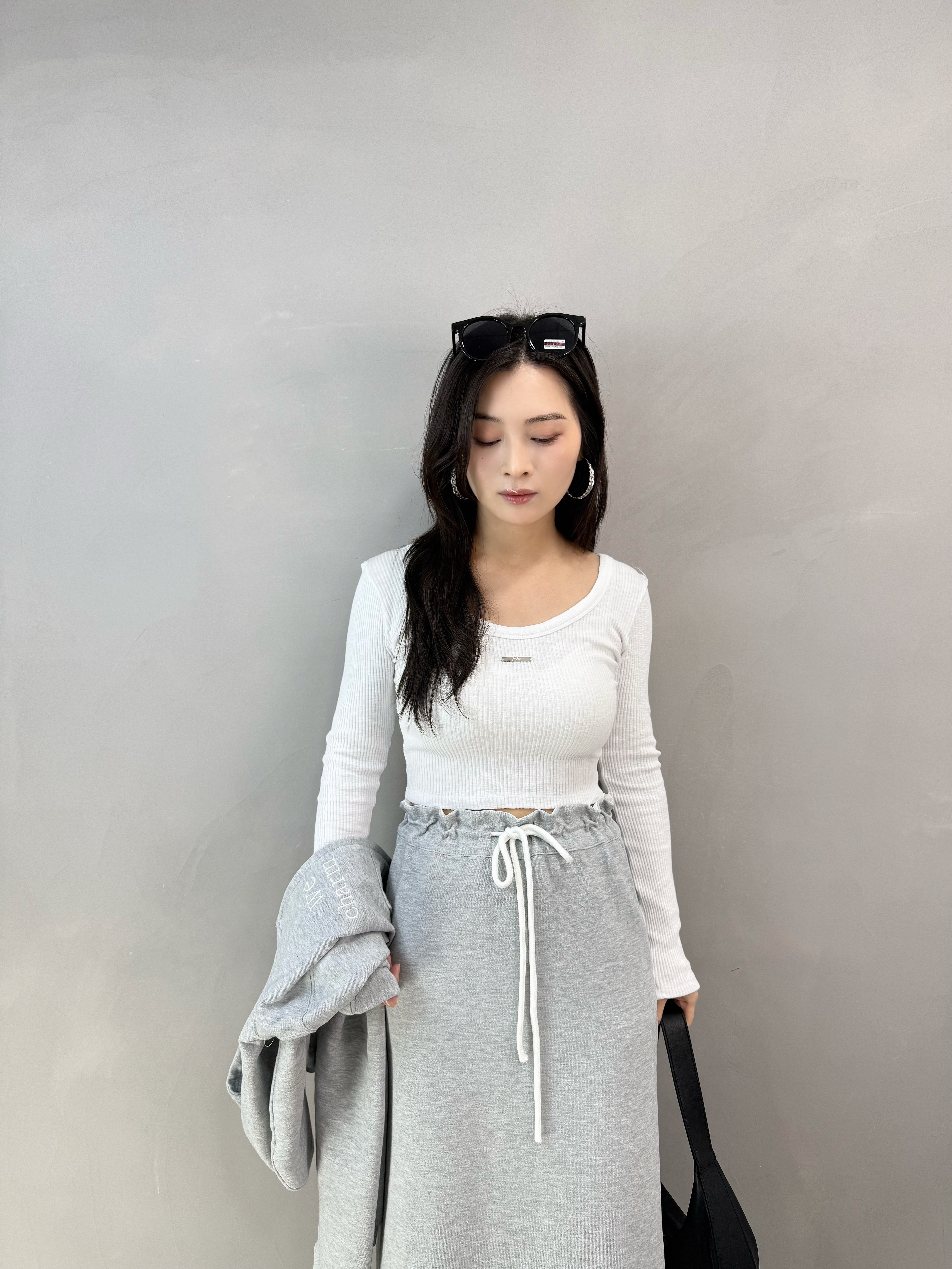 H67 銀扣U領短Tee