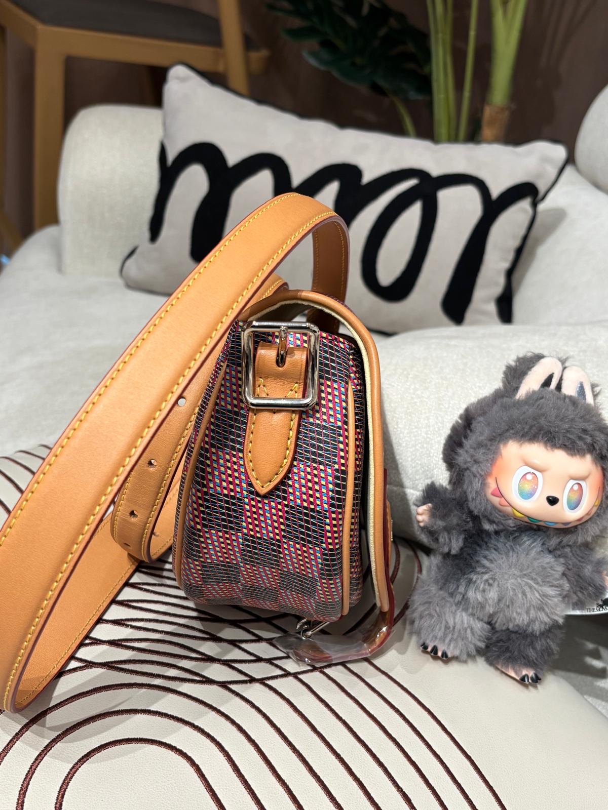 Lv tambourine 限量版 limited edition  100%Authentic ,unused ✅dust bag✅booklet✅box