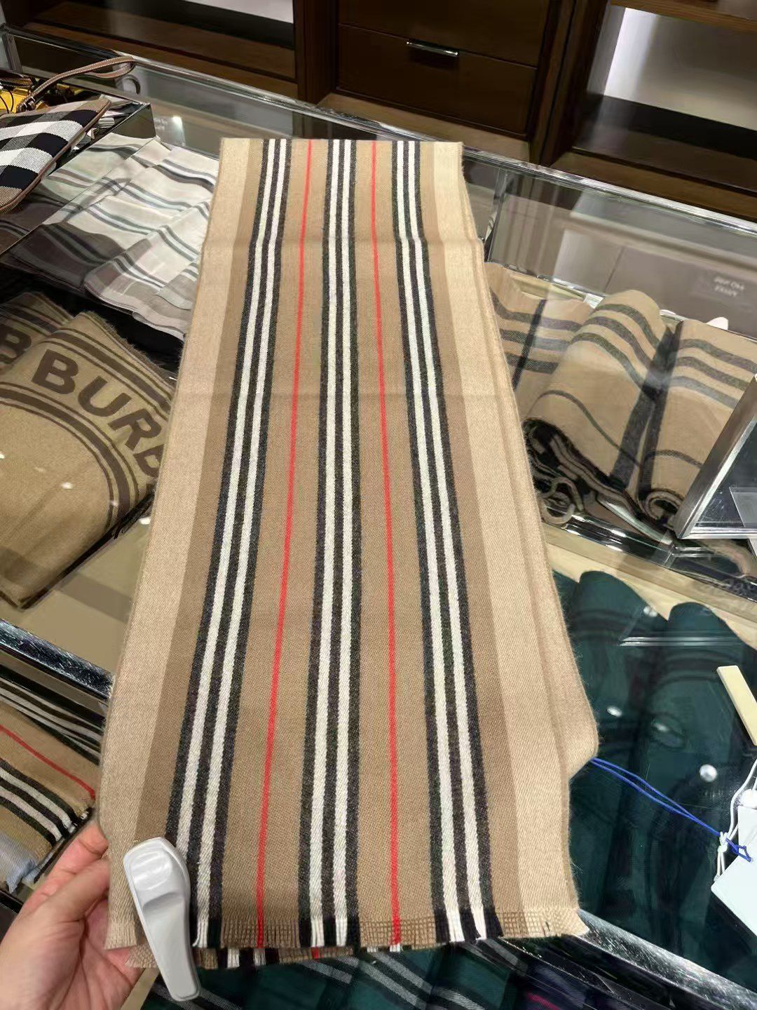 預購 Burberry🌈🌈折扣款 羊毛圍巾🧣all sale