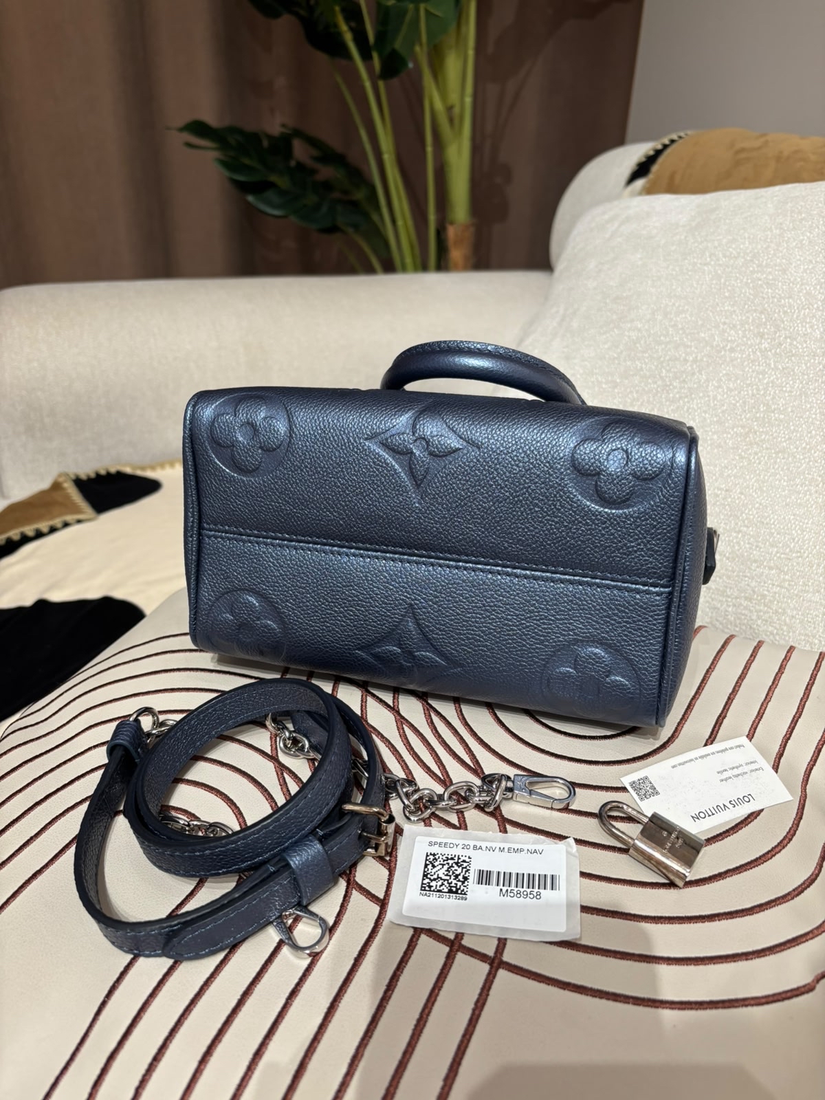 LV Speedy 20 100%Authentic, 98%New ✅收據副本✅Key Lock✅Dust bag