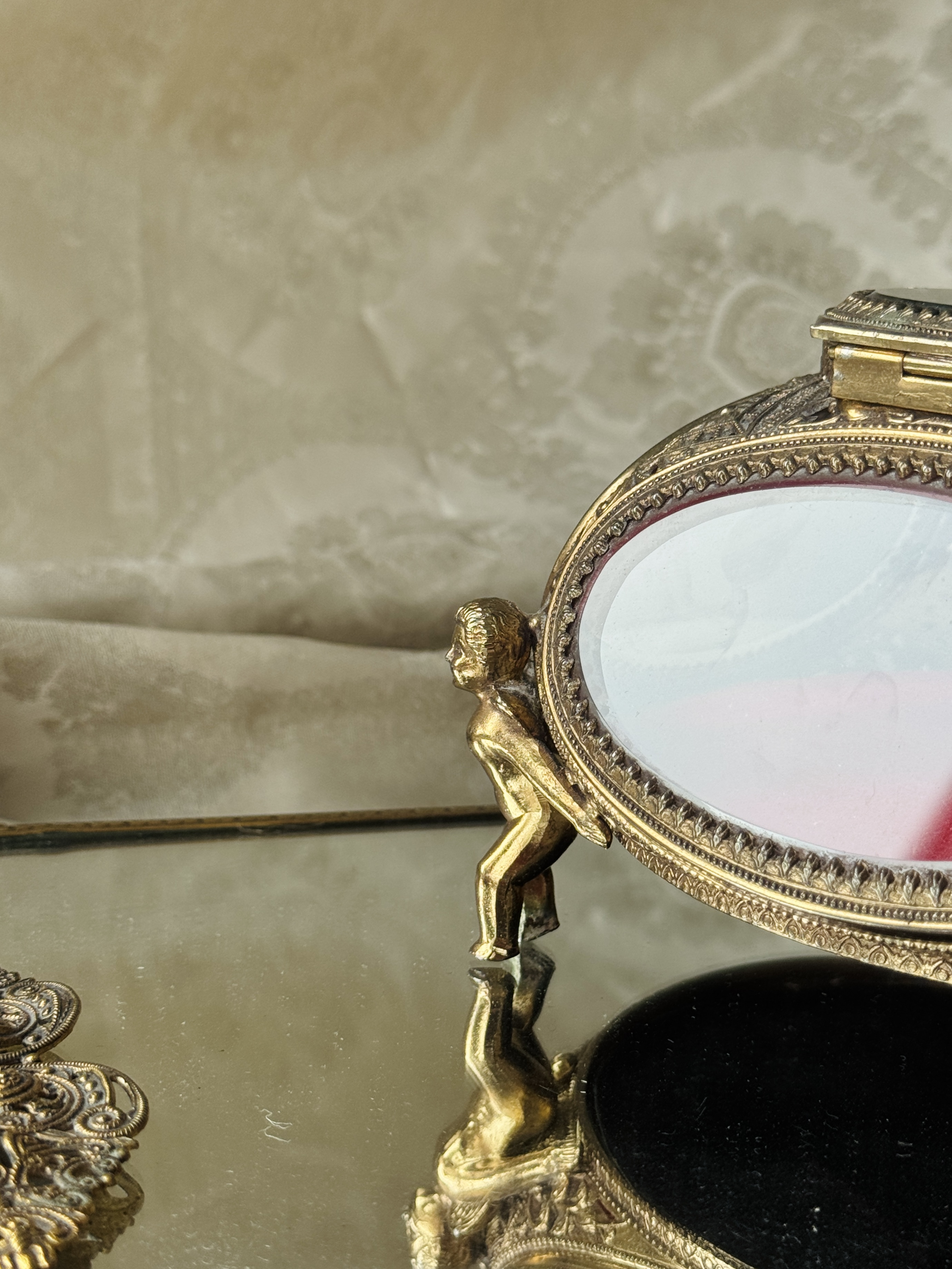 Antique 1880-1910 French Beveled Glass Panes Cherub / Angel Jewelry Casket (MT2492)