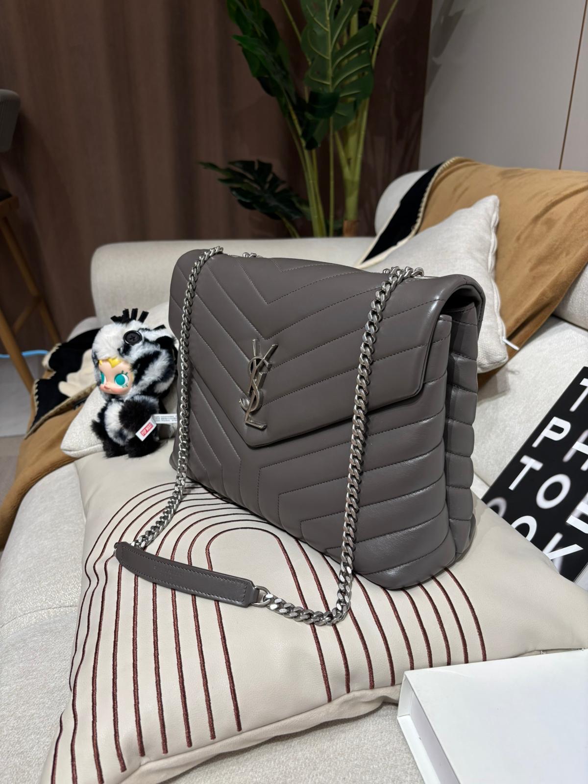 YSL Saint Laurent Loulou Grey Calfskin Chain Shoulder Bag  100%Authentic ,98%new  ✅ certificate card✅dust bag