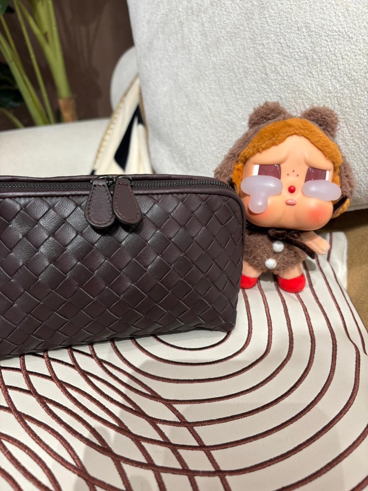 Bottega Veneta BV 化妝袋 100%Authentic, 98%New
