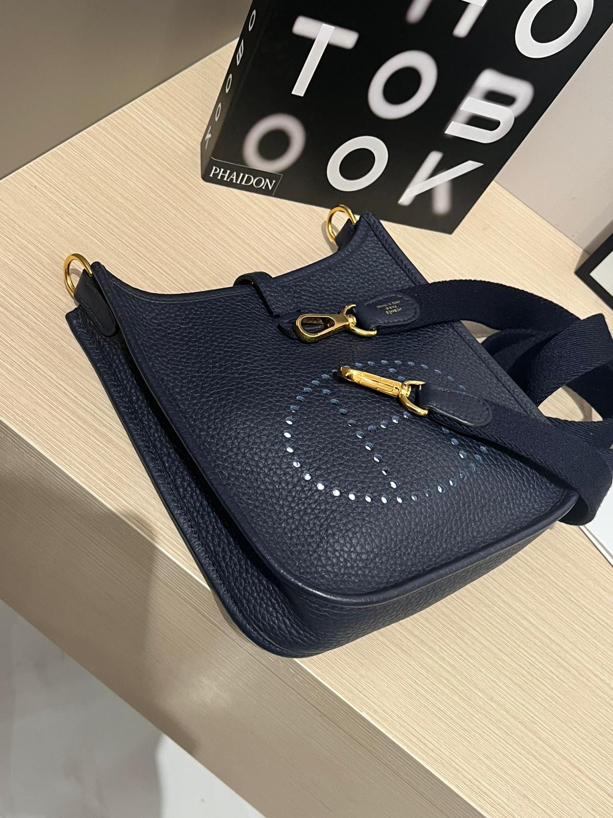 Hermes Mini Evelyne Stamp W 午夜藍BLEU NUIT/BLEU INDIGO 100%Authentic, 98%New ✅收據✅Dust bag 
