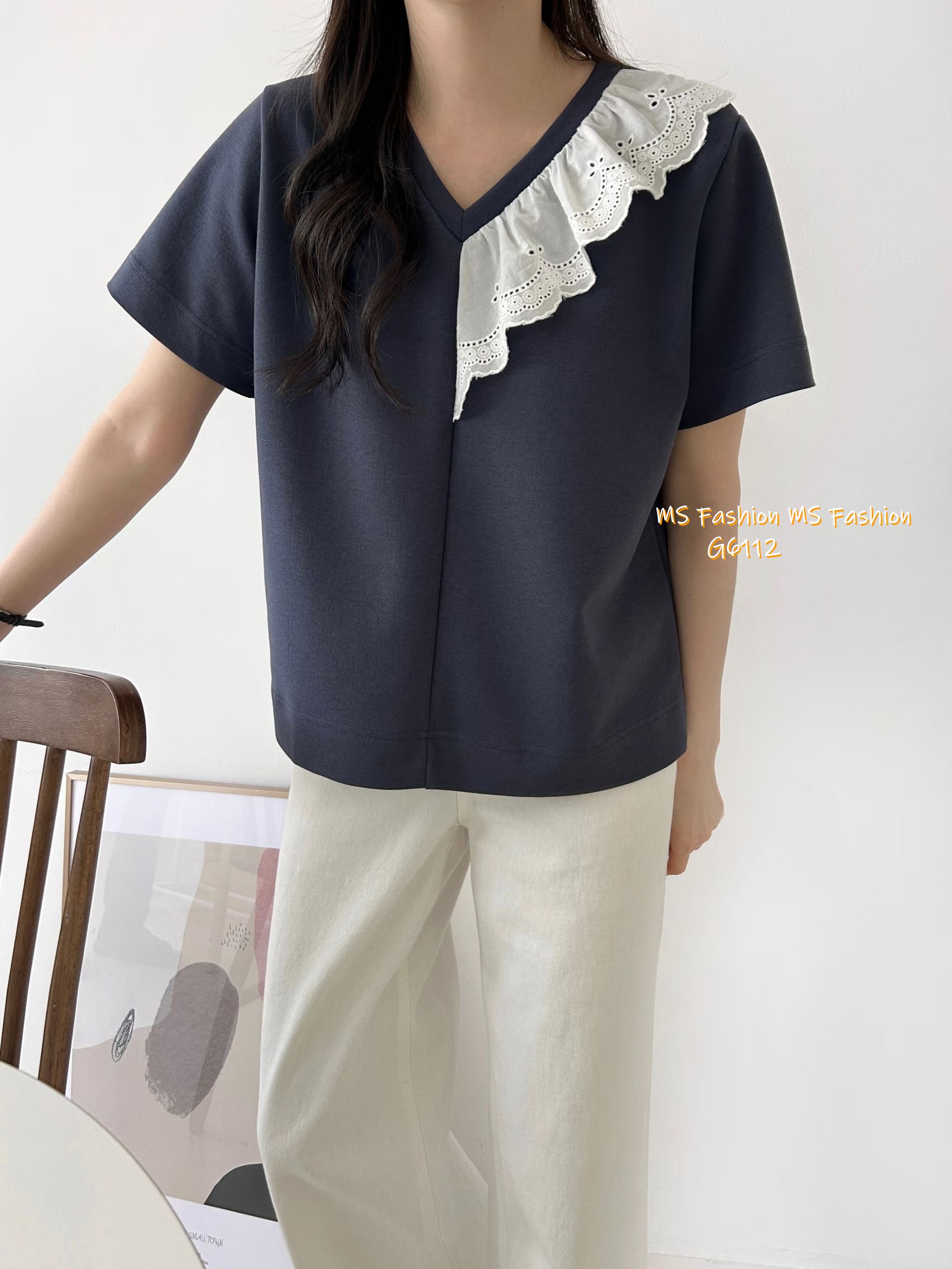  G6112 韓國🇰🇷V領通花ruffle top