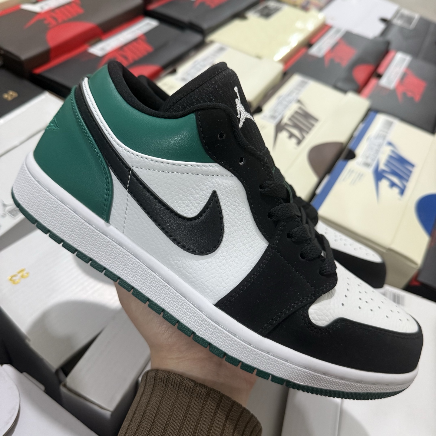 Nike Air Jordan 1 Low 553558-113