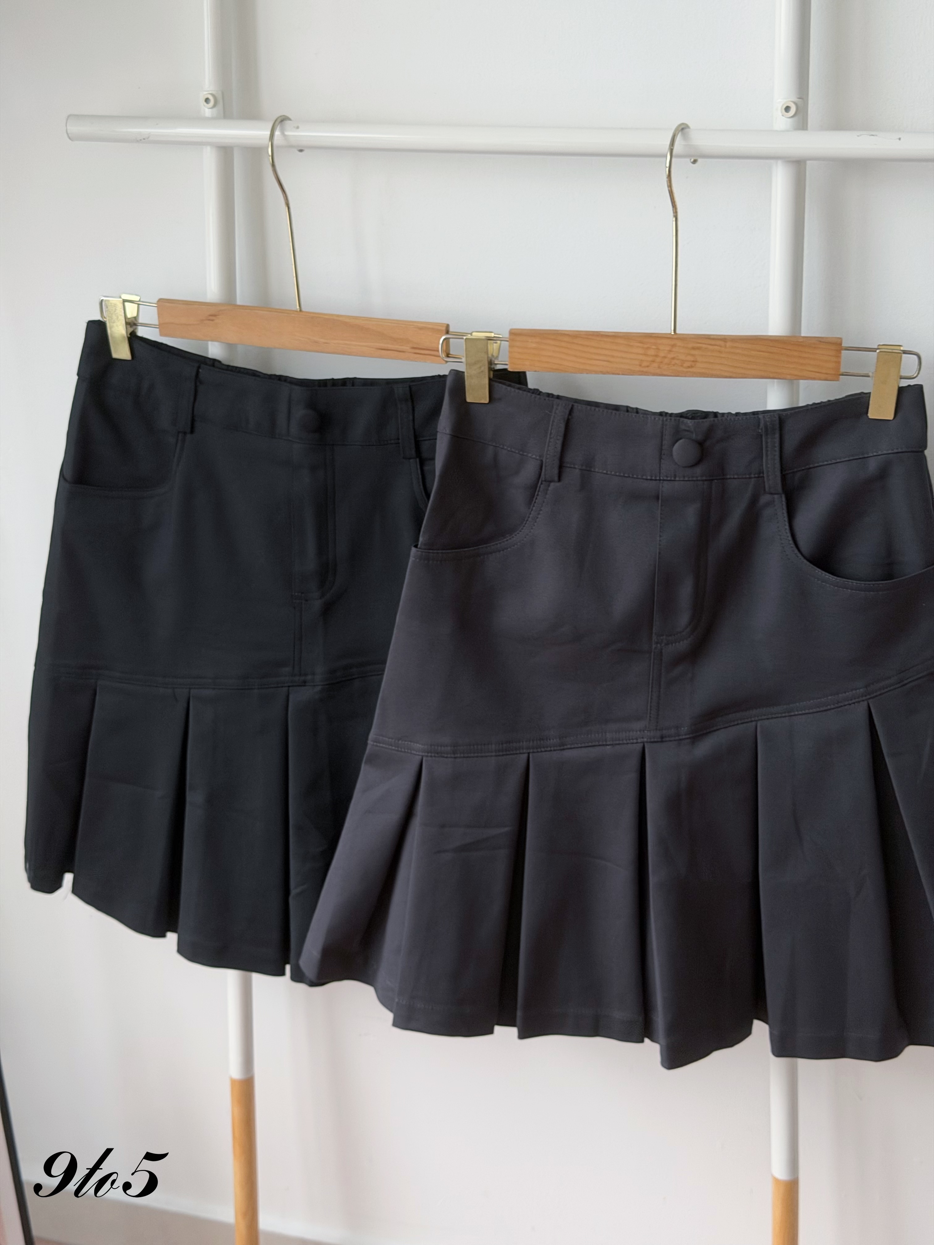 S2032 Irregular Midi Pleated Skirt - Black & Grey