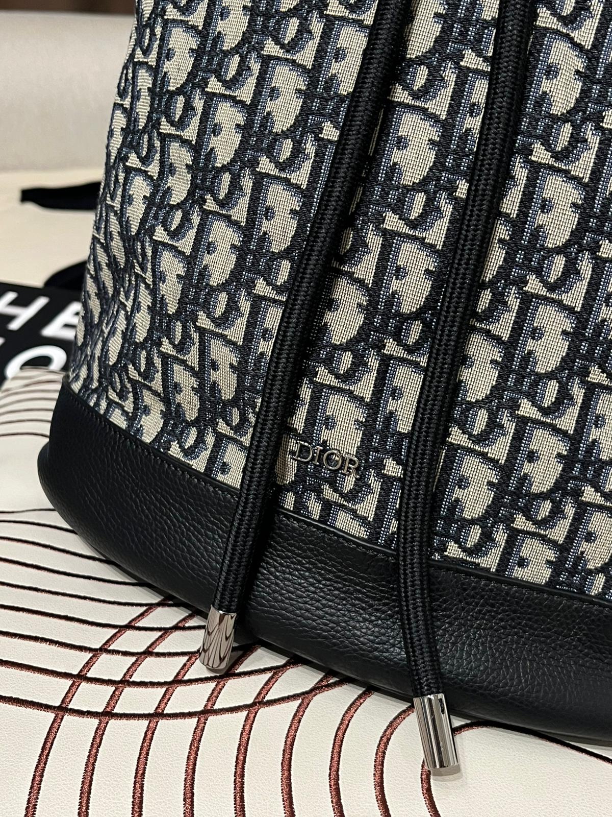 Dior SLING BUCKET BACKPACK OBLIQUE 100%Authentic,98%new✅dust bag  