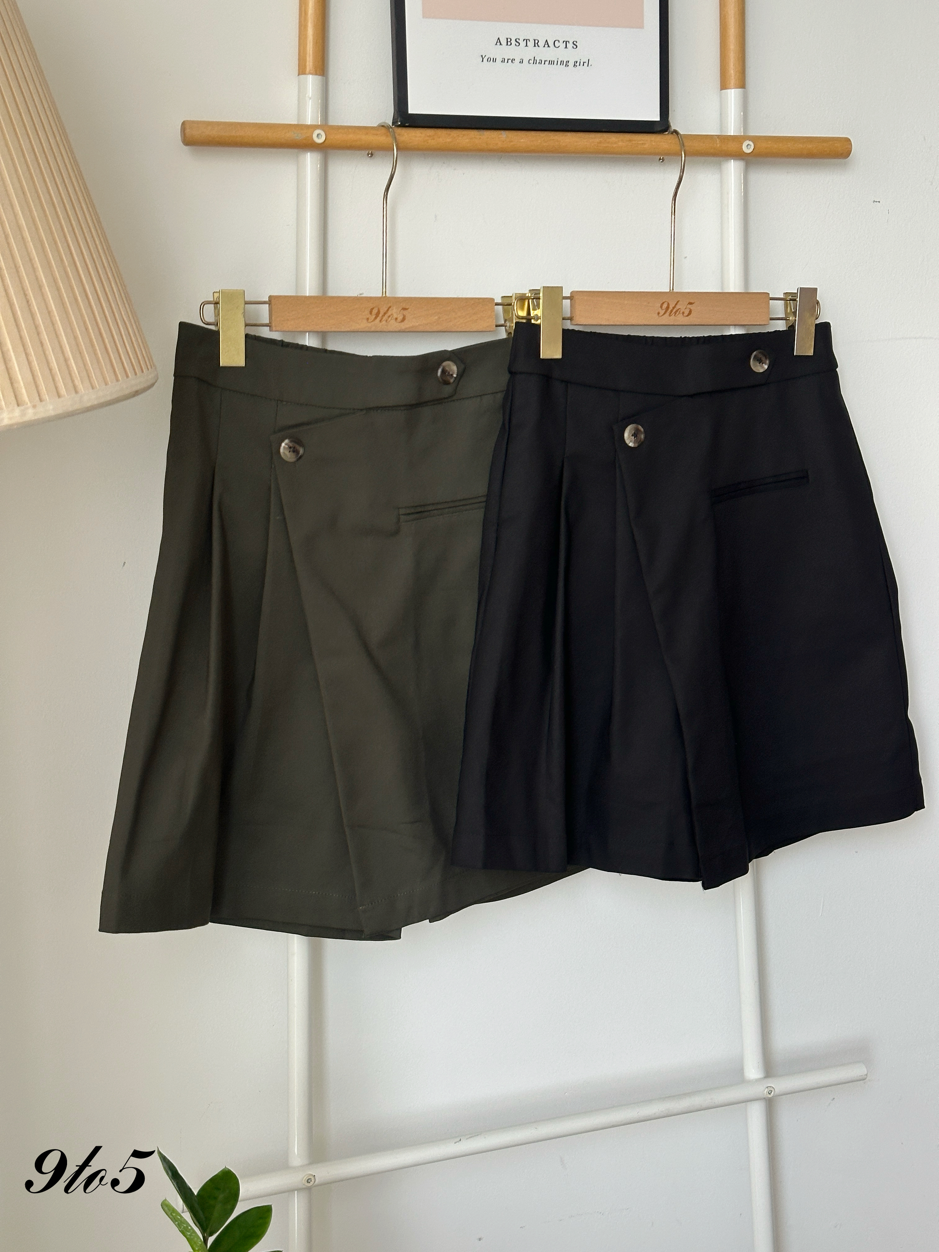 S1862 Overlap Midi Pants - Black & Green 